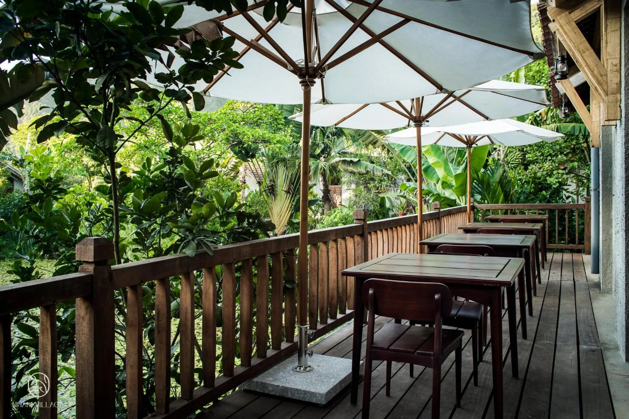 Restaurant/places to eat in Nham Village Resort