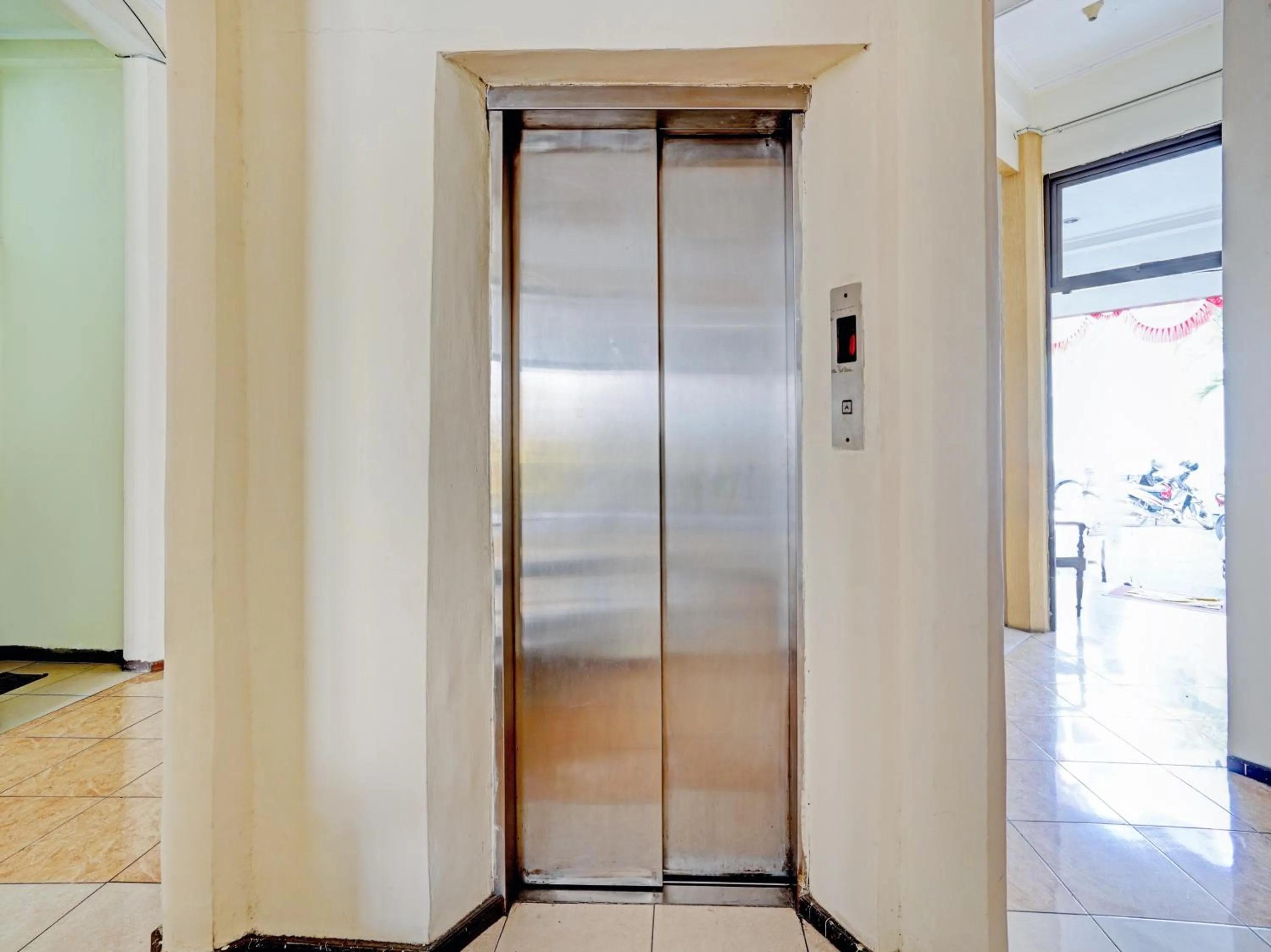 Area and facilities in Graha Ara Homestay Syariah RSUD Dr Soetomo Surabaya Mitra RedDoorz