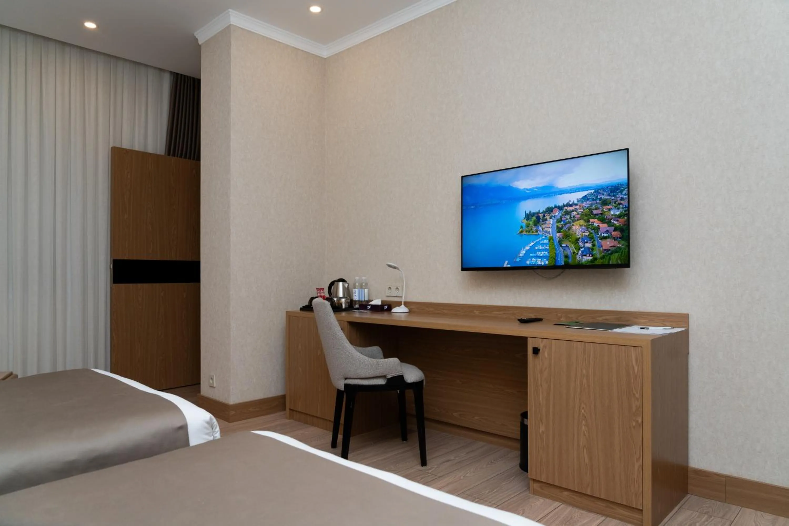 Photo of the whole room, Bed in Al Anvar Halal Hotel by HotelPro group