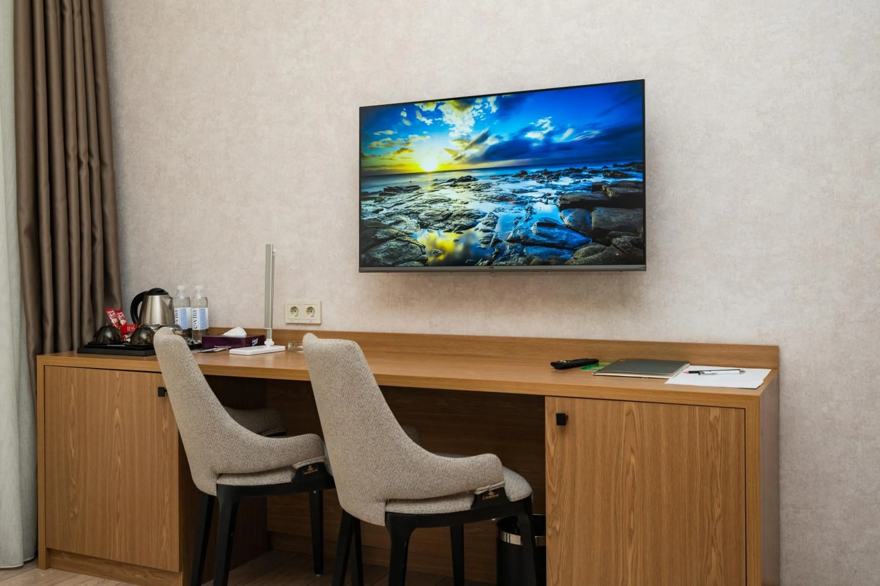 Photo of the whole room in Al Anvar Halal Hotel by HotelPro group