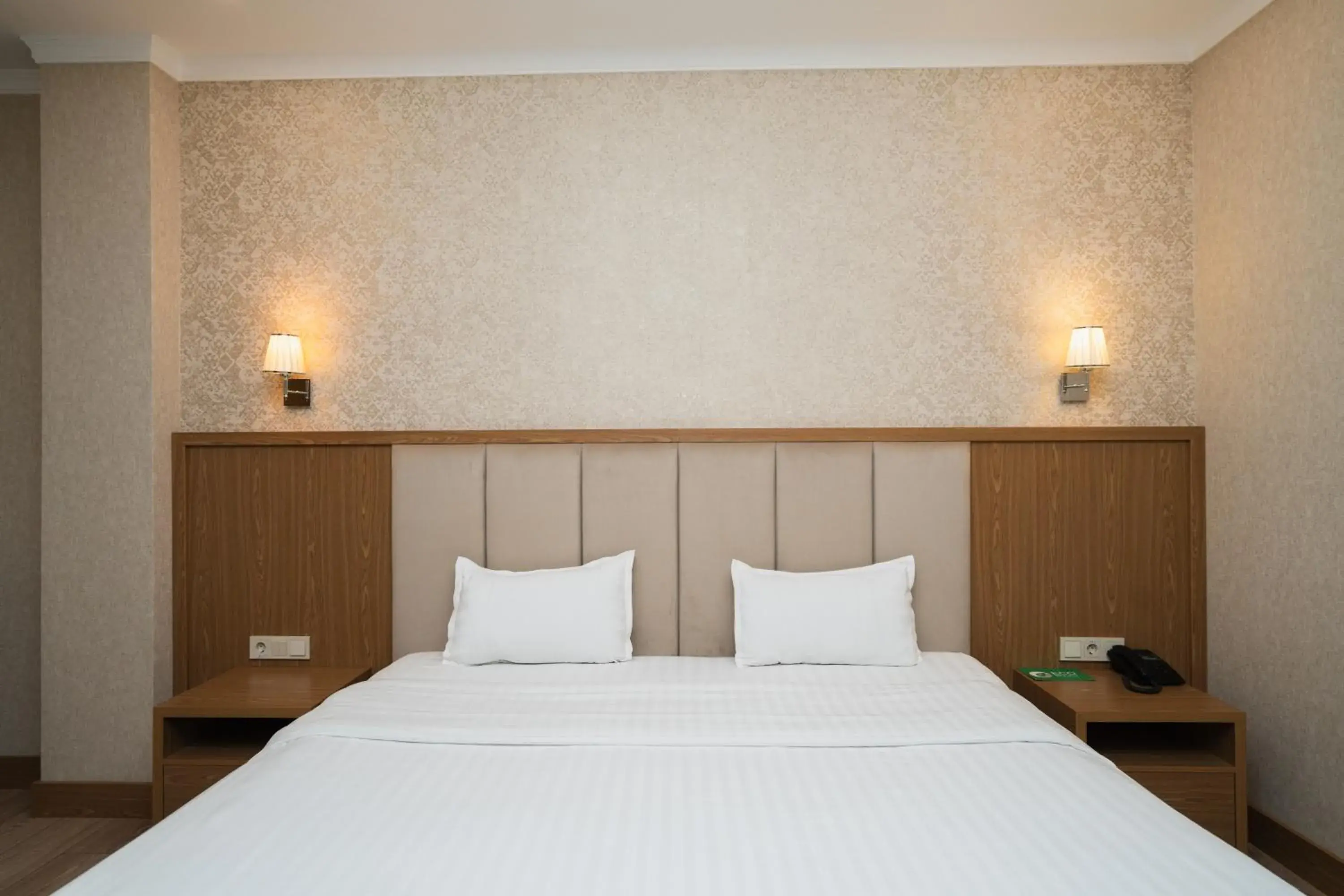 Superior King Room - single occupancy in Al Anvar Halal Hotel by HotelPro group Superior King Room - single occupancy in Al Anvar Halal Hotel by HotelPro group