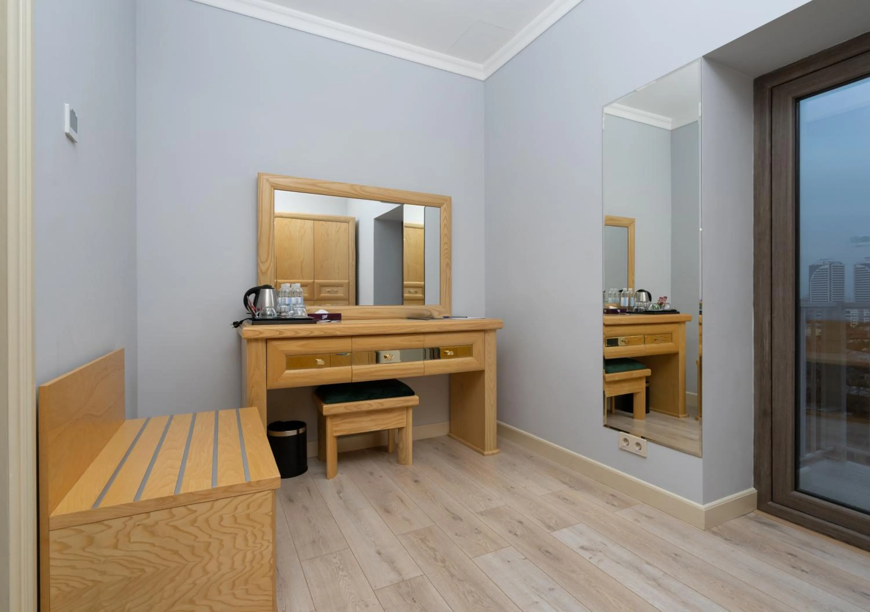 Photo of the whole room in Al Anvar Halal Hotel by HotelPro group