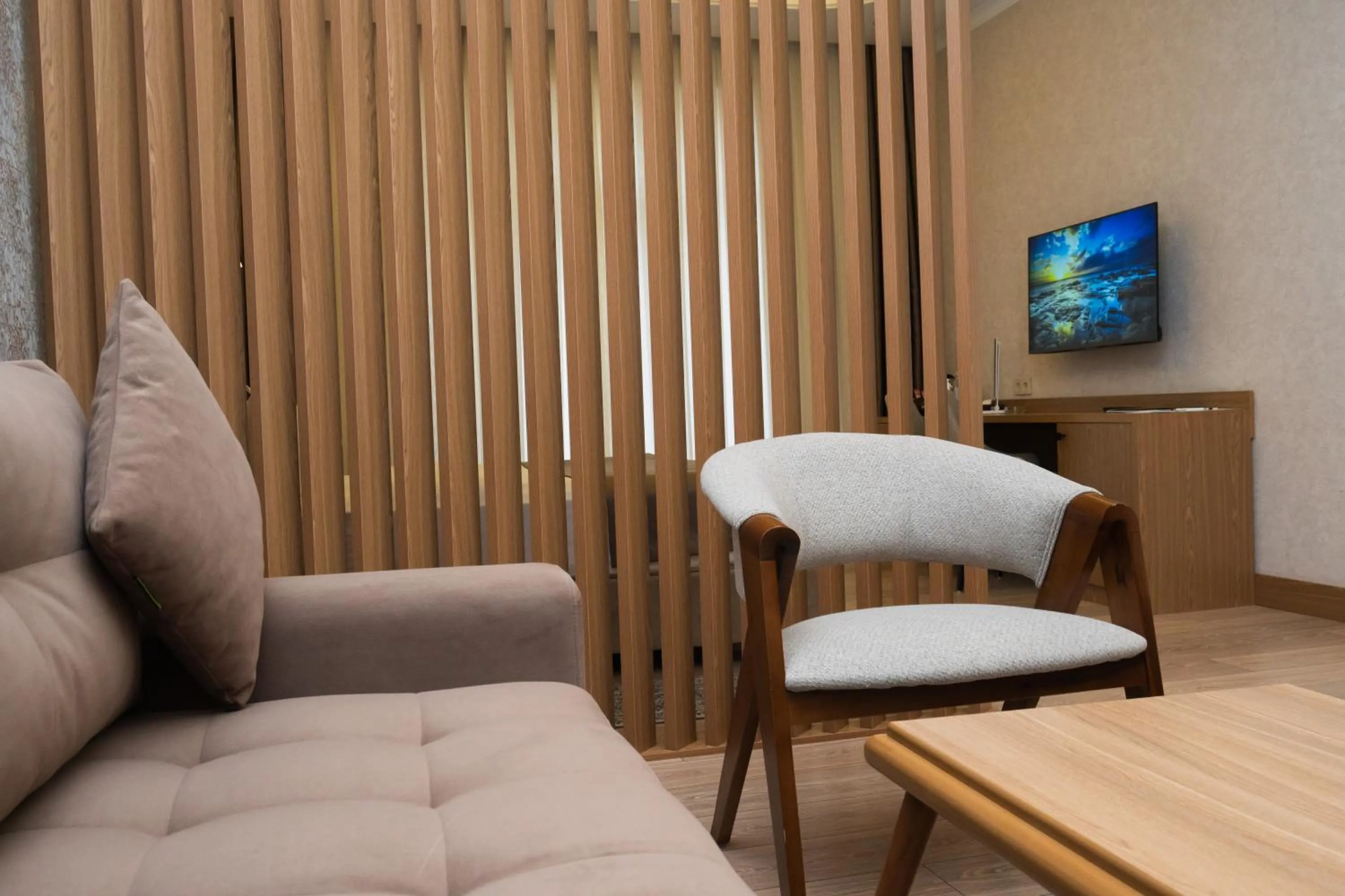 Photo of the whole room in Al Anvar Halal Hotel by HotelPro group
