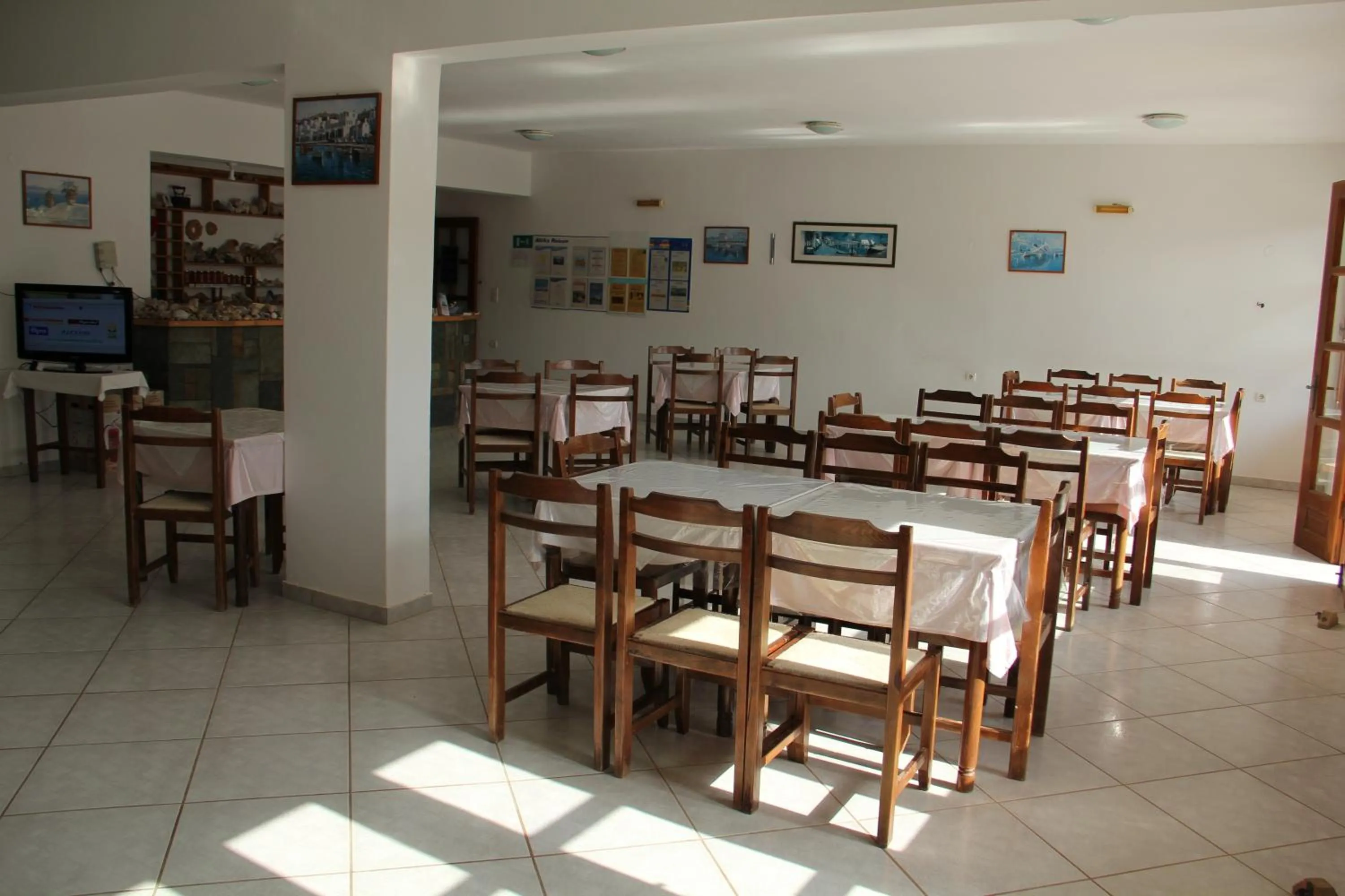 Restaurant/places to eat in Studios Stavris