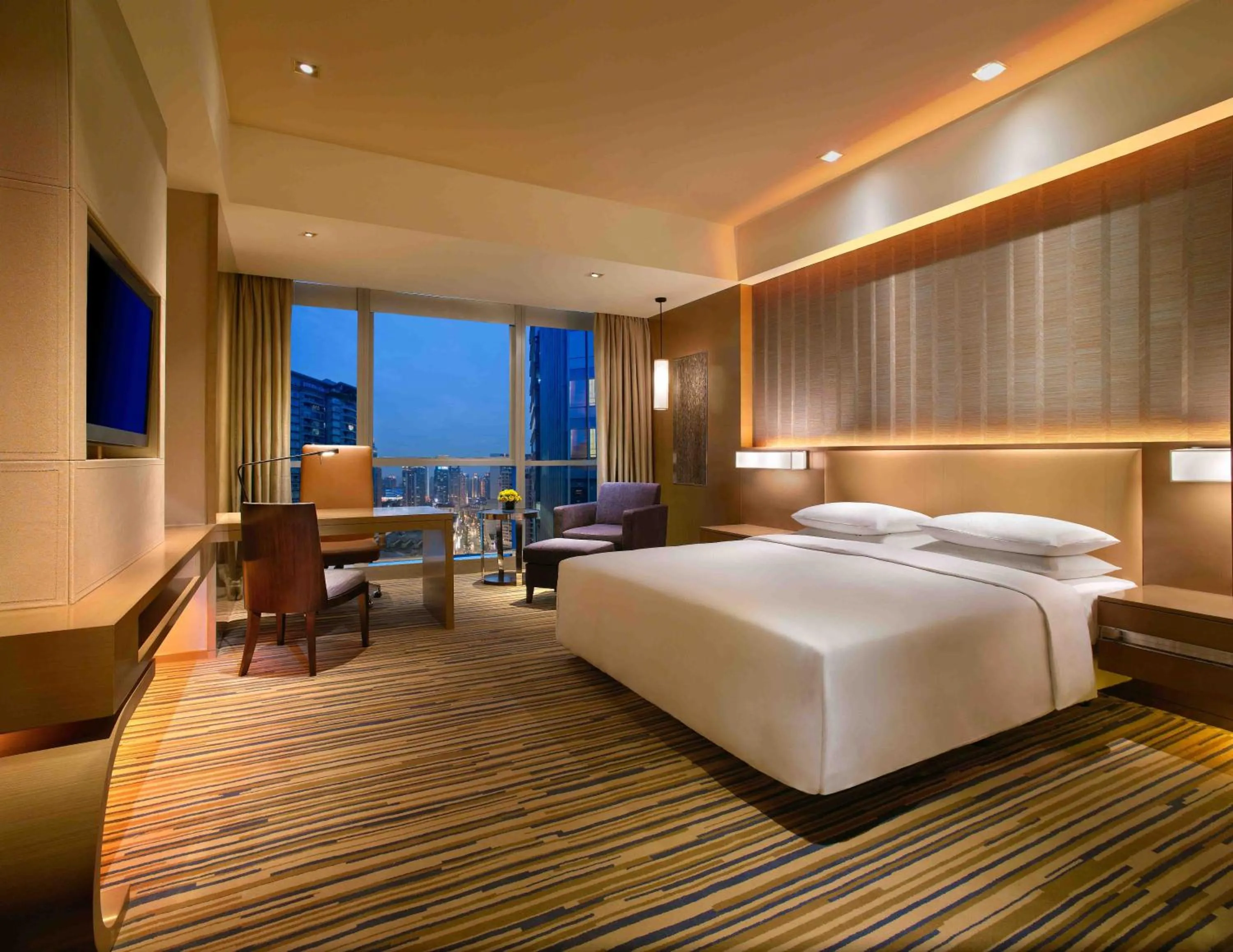 Bedroom, Bed in Hyatt Regency Chongqing Hotel