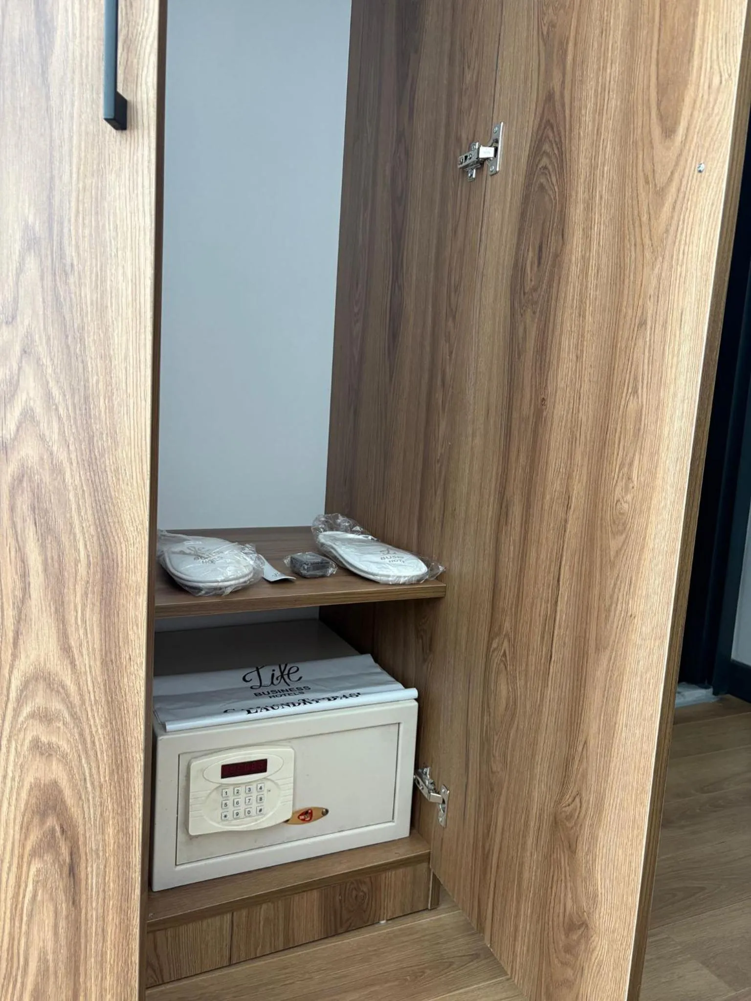 safe in Business Life Hotel Güneşli