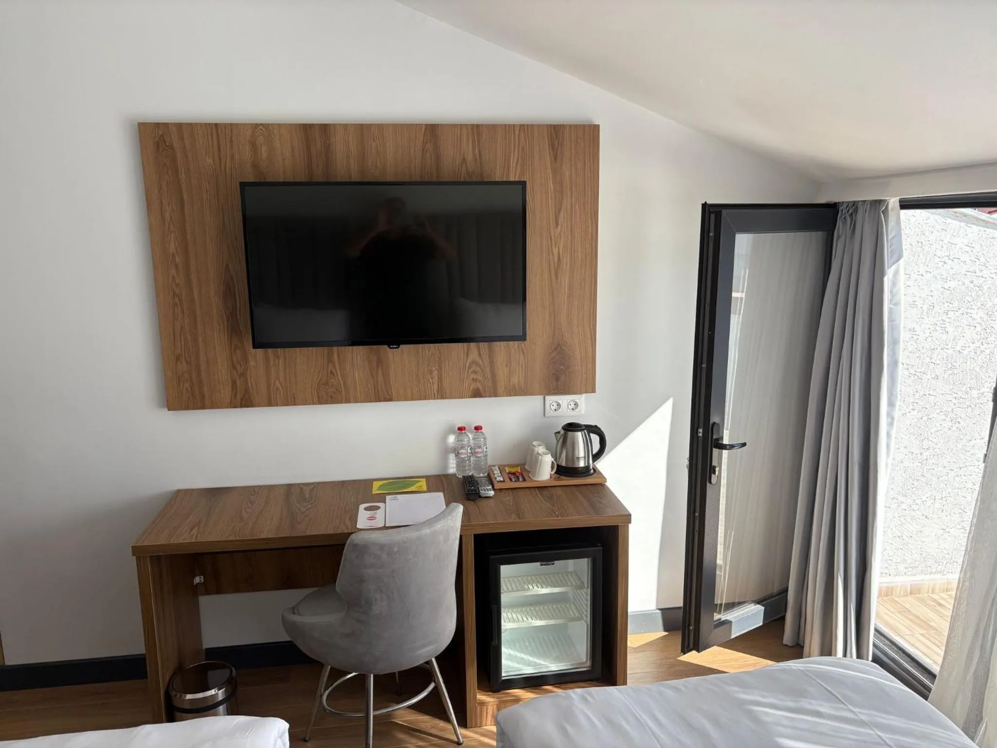 TV and multimedia, Bed in Business Life Hotel Güneşli