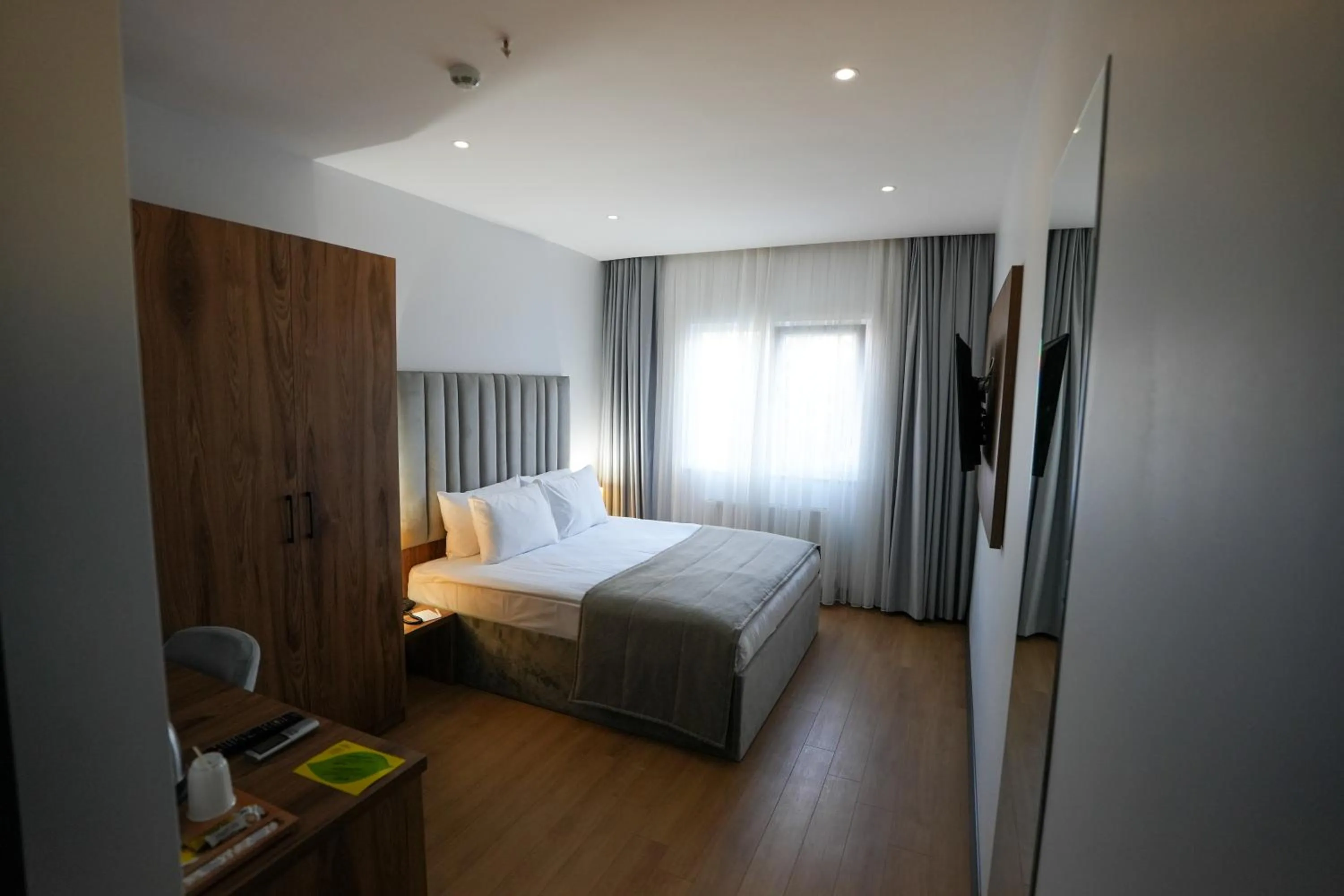 Photo of the whole room, Bed in Business Life Hotel Güneşli