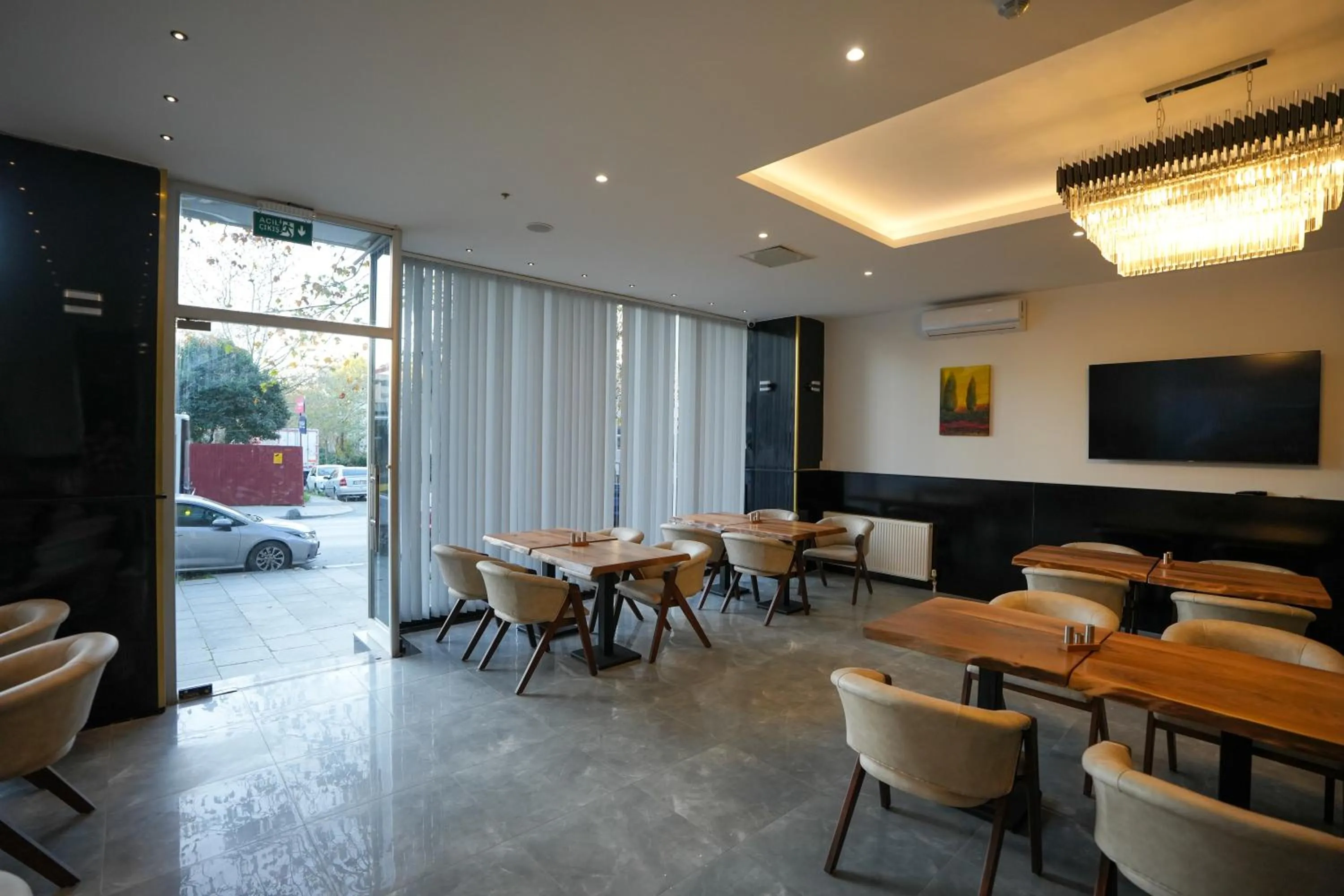 Restaurant/places to eat in Business Life Hotel Güneşli