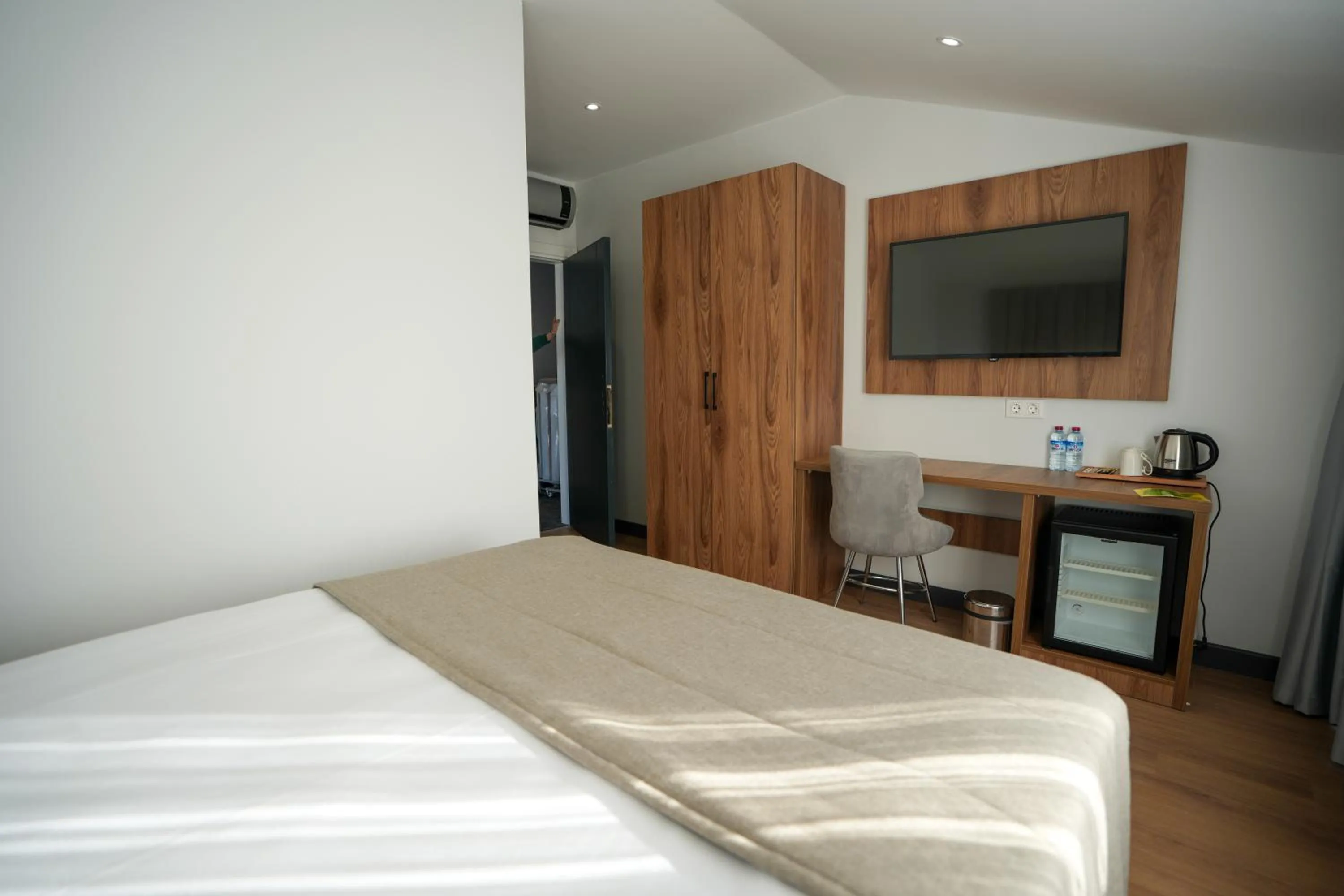 Photo of the whole room, Bed in Business Life Hotel Güneşli