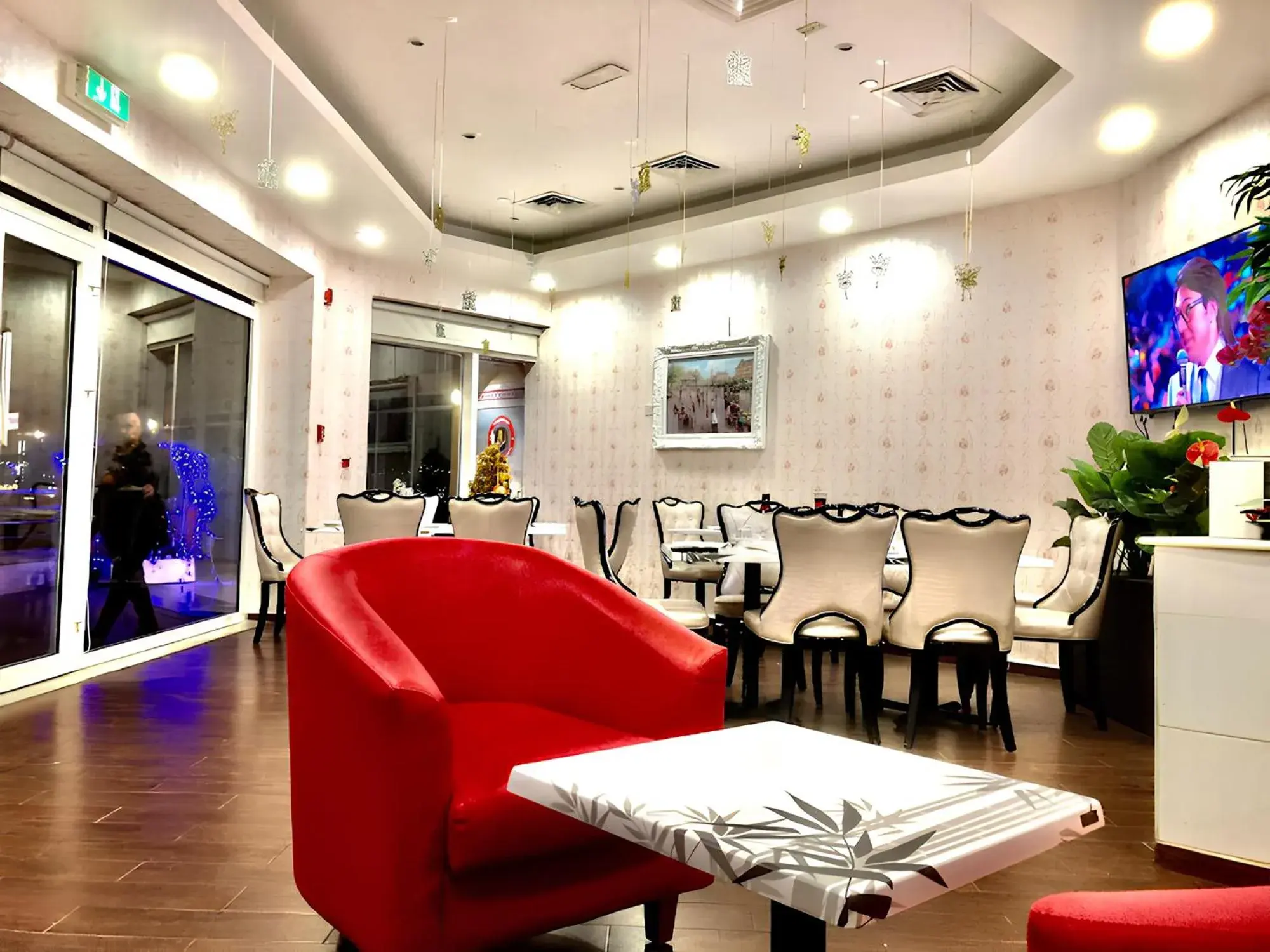 Restaurant/places to eat in Cosmos Living Luxurious Studio Near Metro Restaurant/places to eat in Cosmos Living Luxurious Studio Near Metro