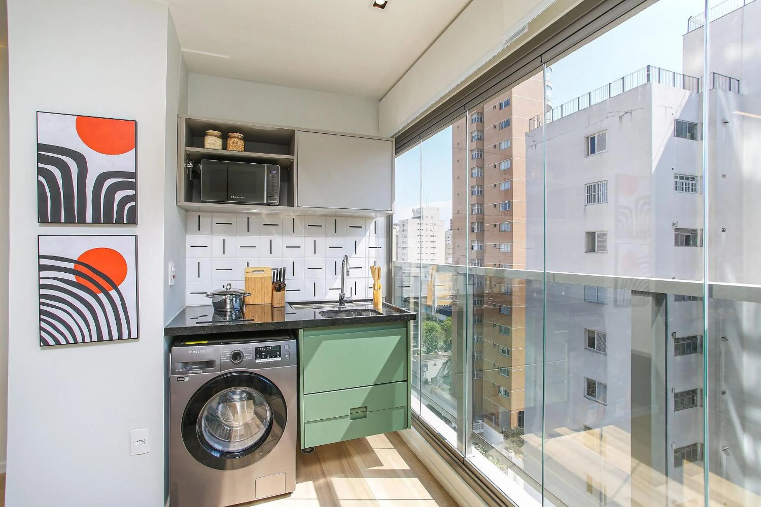 Photo of the whole room in DSG Itaim by Conviva