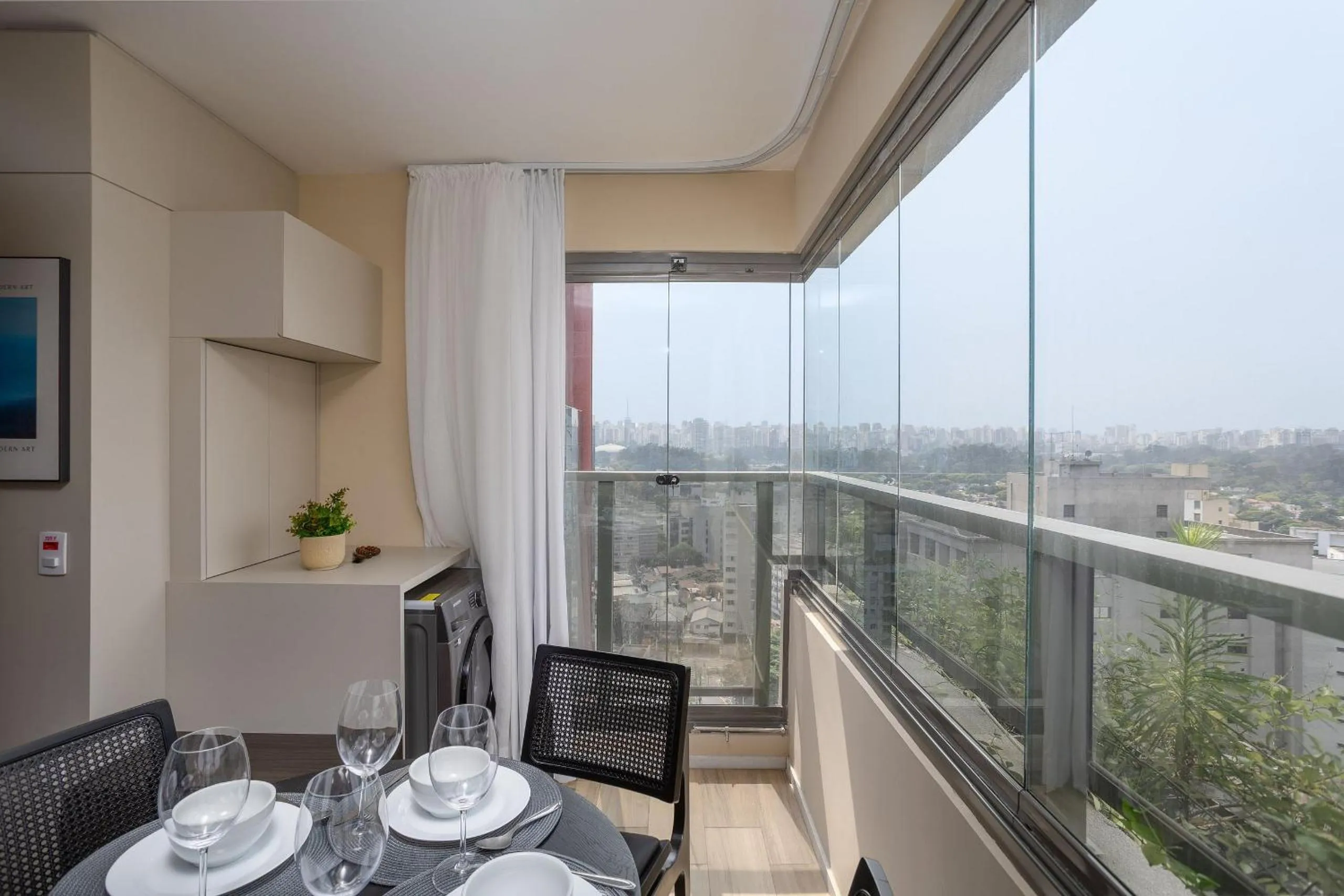 Dining area in DSG Itaim by Conviva