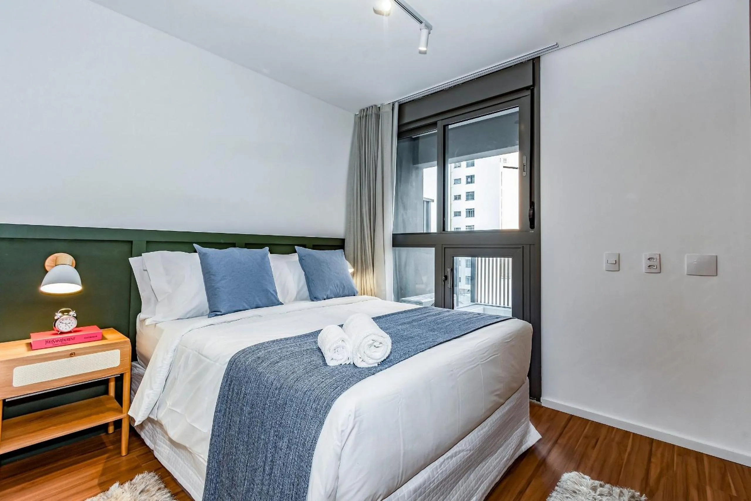 Bed in DSG Itaim by Conviva