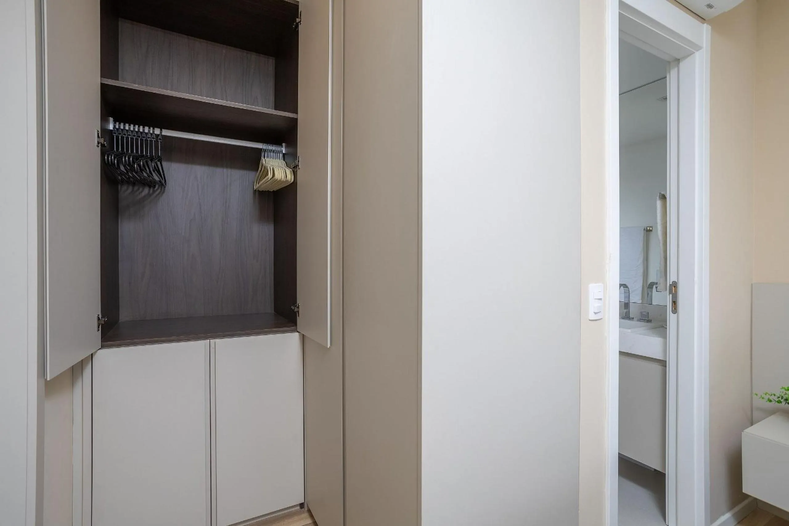 Bedroom in DSG Itaim by Conviva