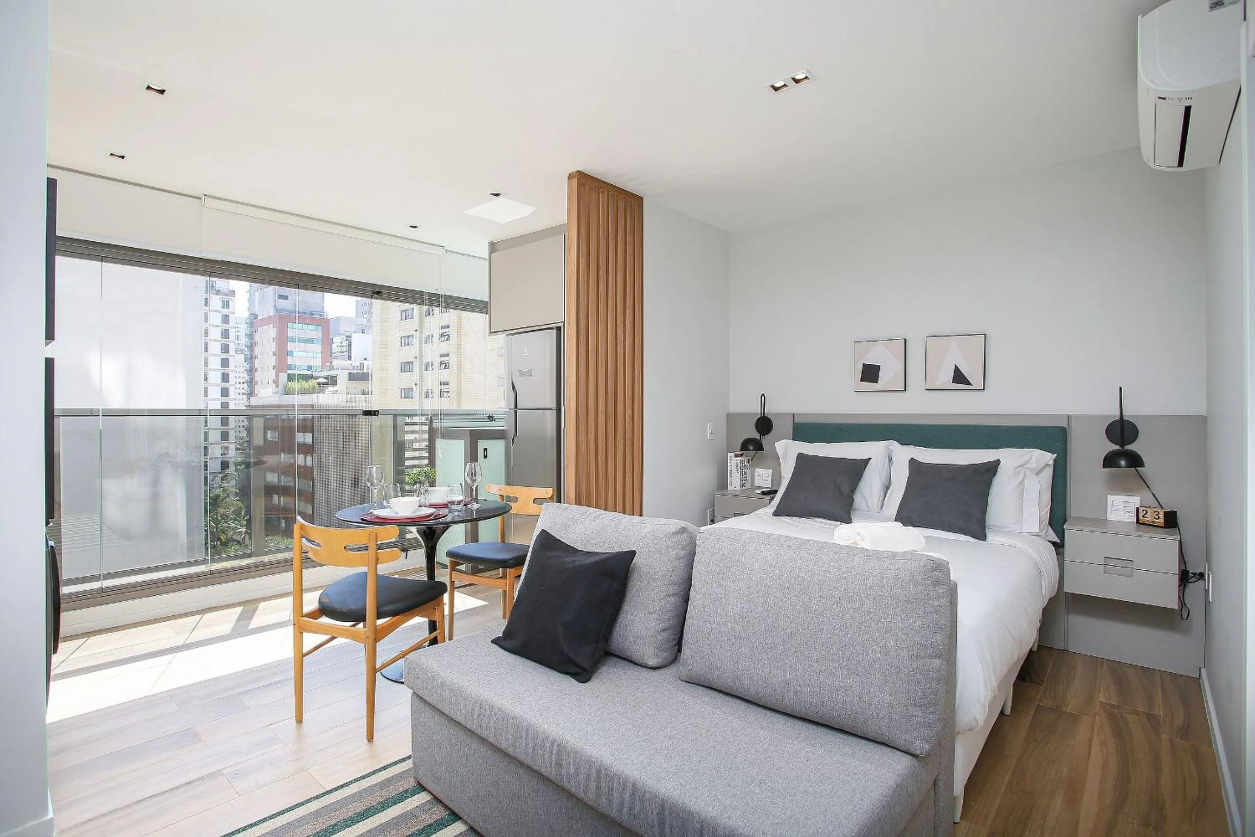 Living room in DSG Itaim by Conviva