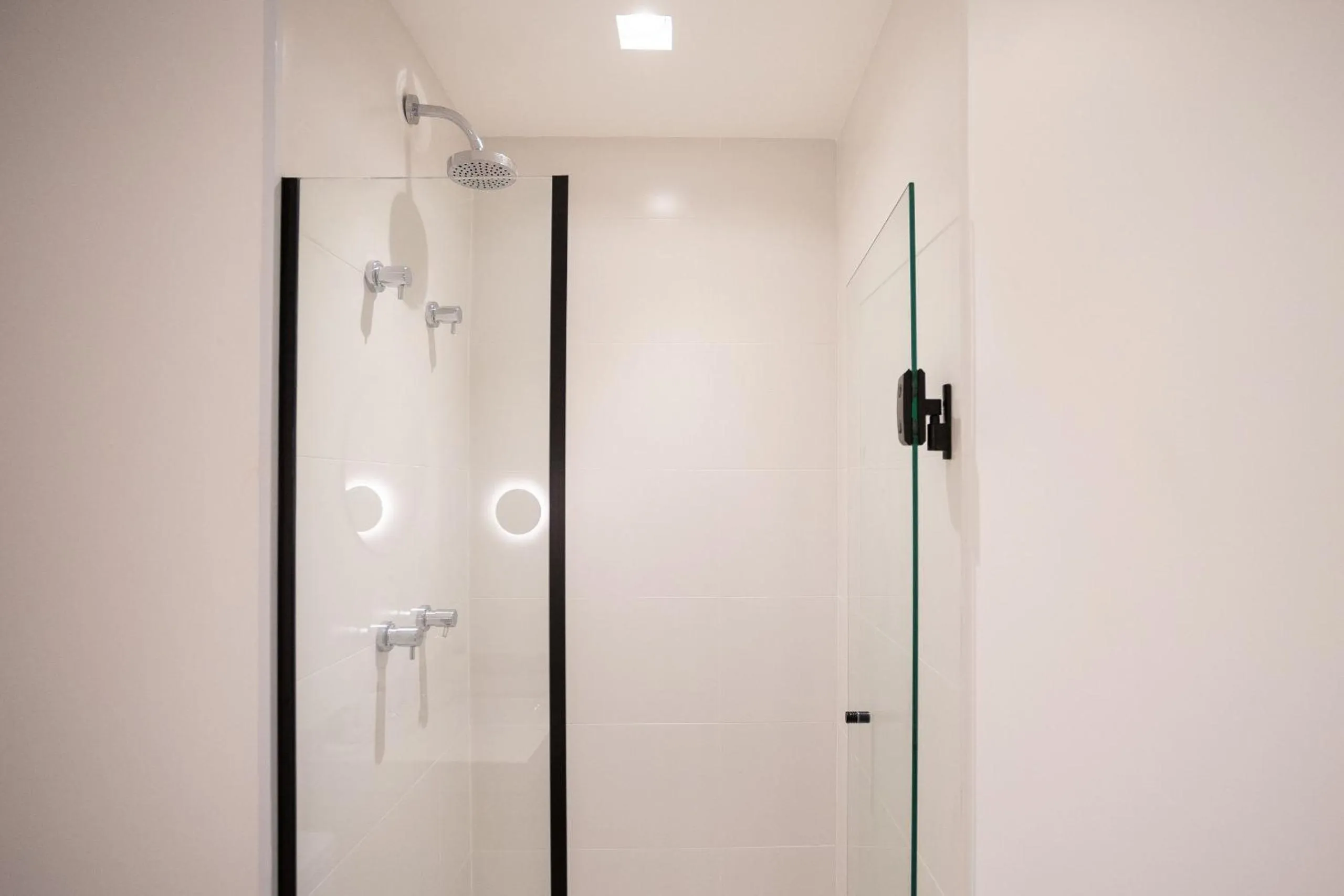 Toilet in DSG Itaim by Conviva