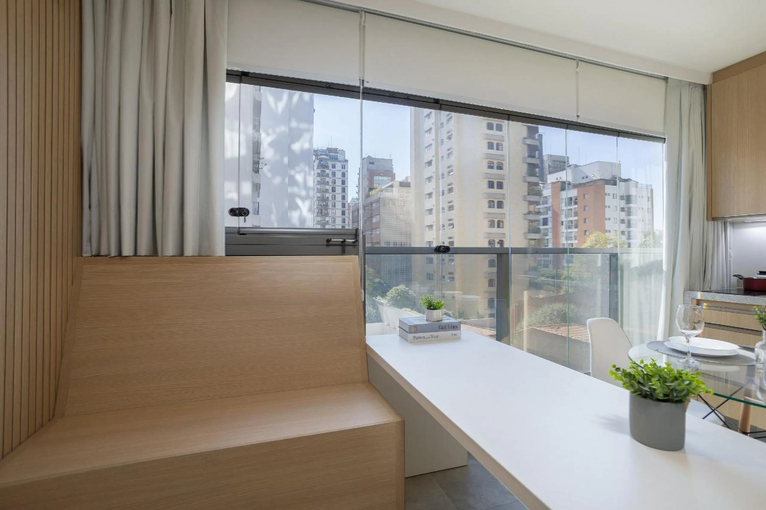 Kitchen or kitchenette in DSG Itaim by Conviva