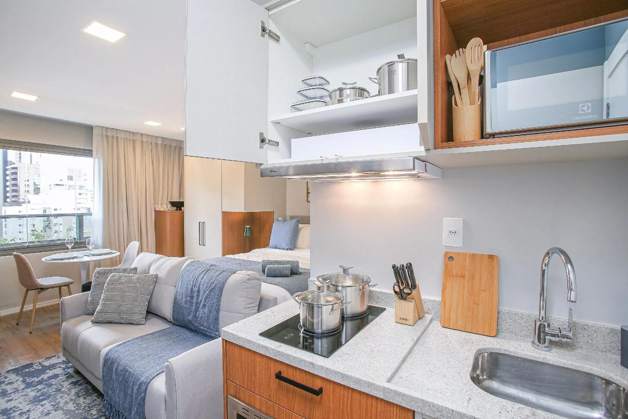 Kitchen or kitchenette, Bed in DSG Itaim by Conviva