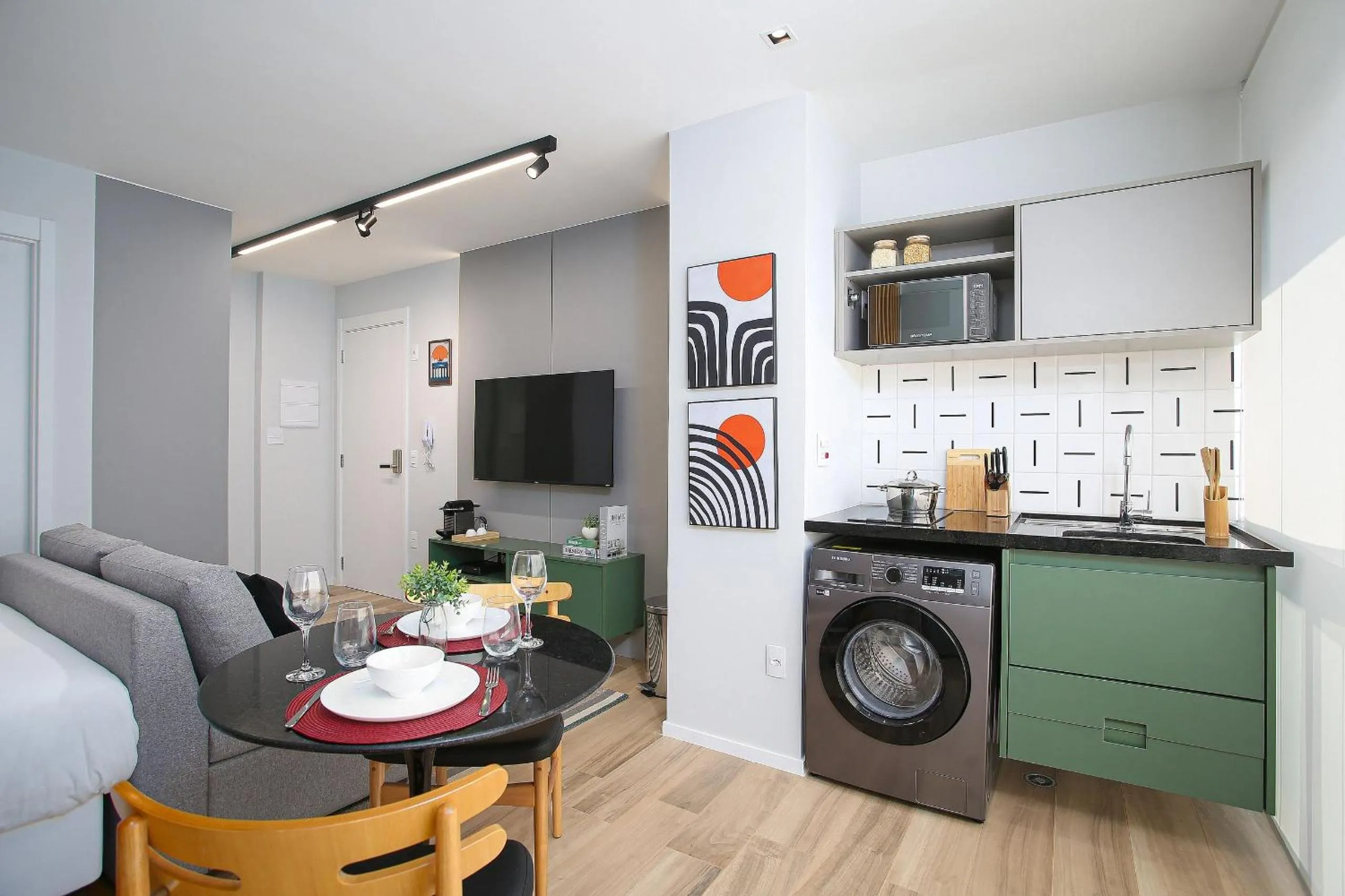 Photo of the whole room in DSG Itaim by Conviva