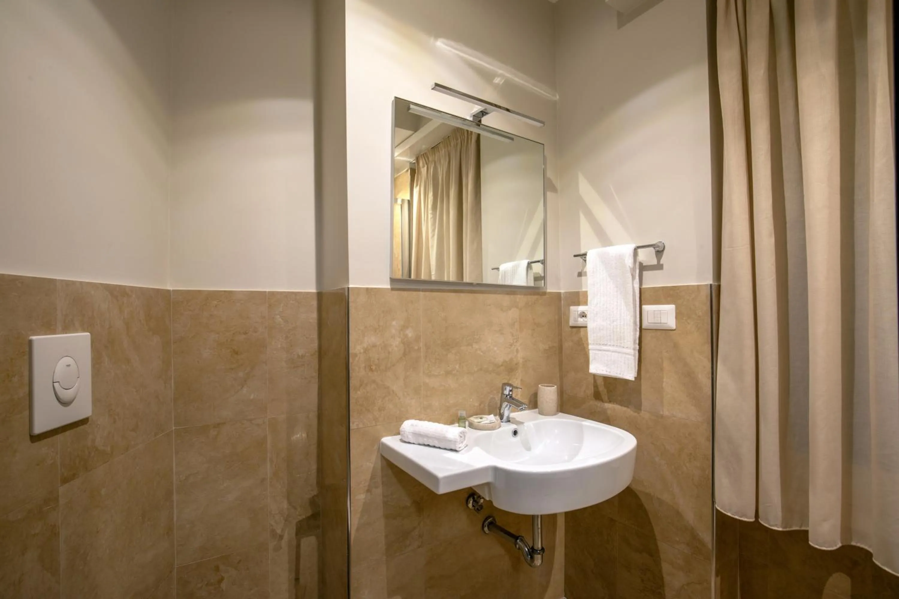 Bathroom in Daplace - Gran Torino Suites