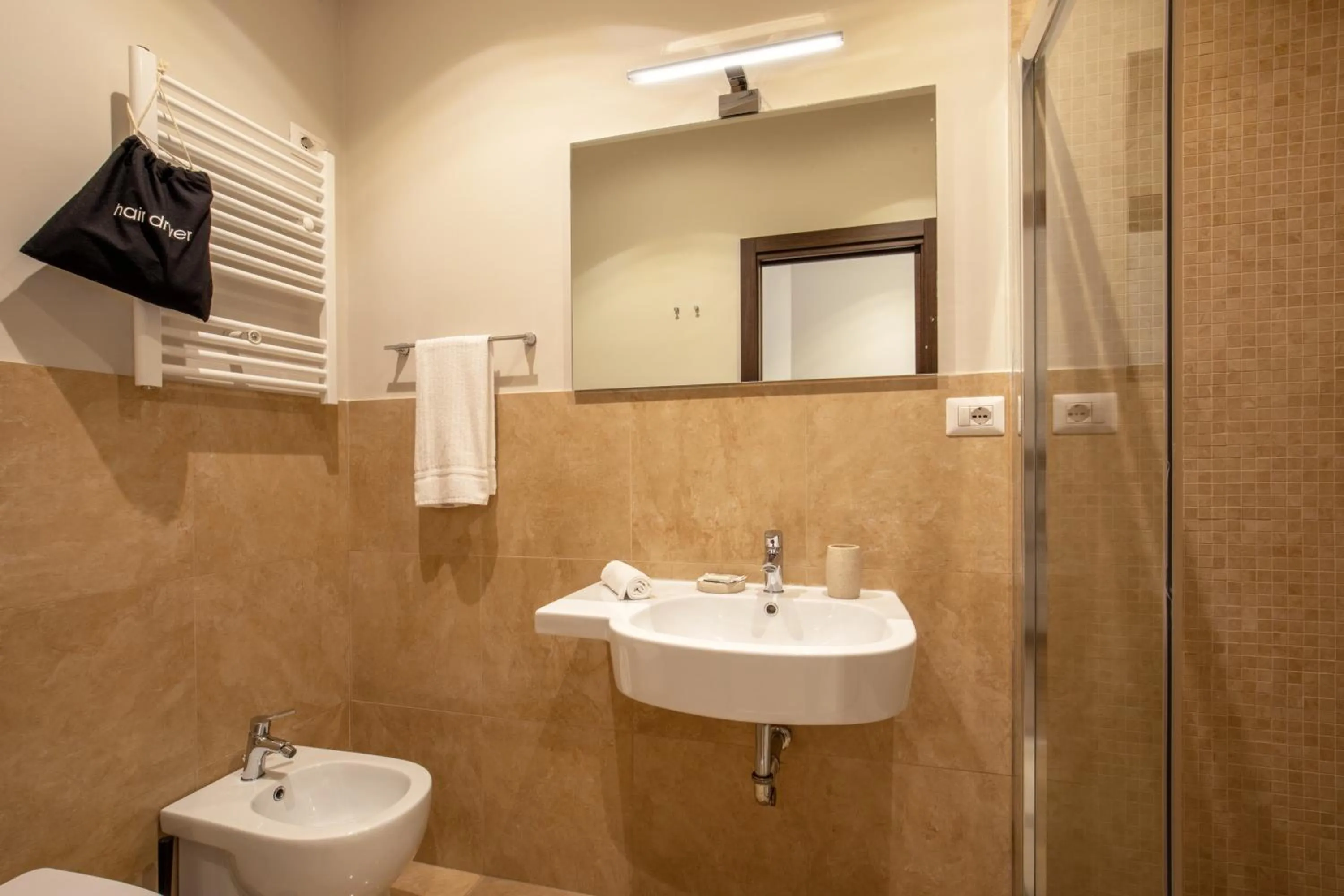 Bathroom in Daplace - Hotel Gran Torino Suites