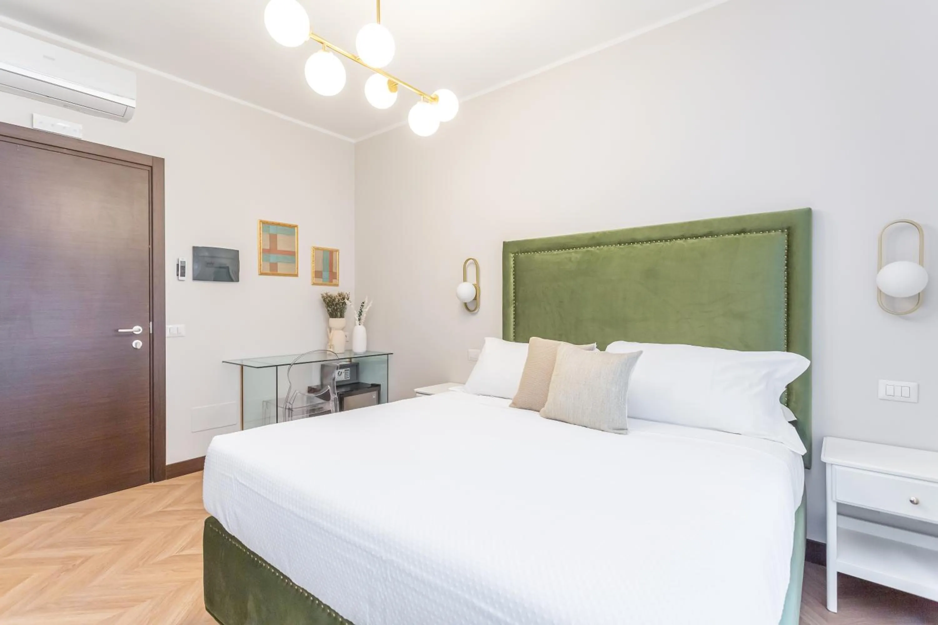 Bed in Daplace - Gran Torino Suites