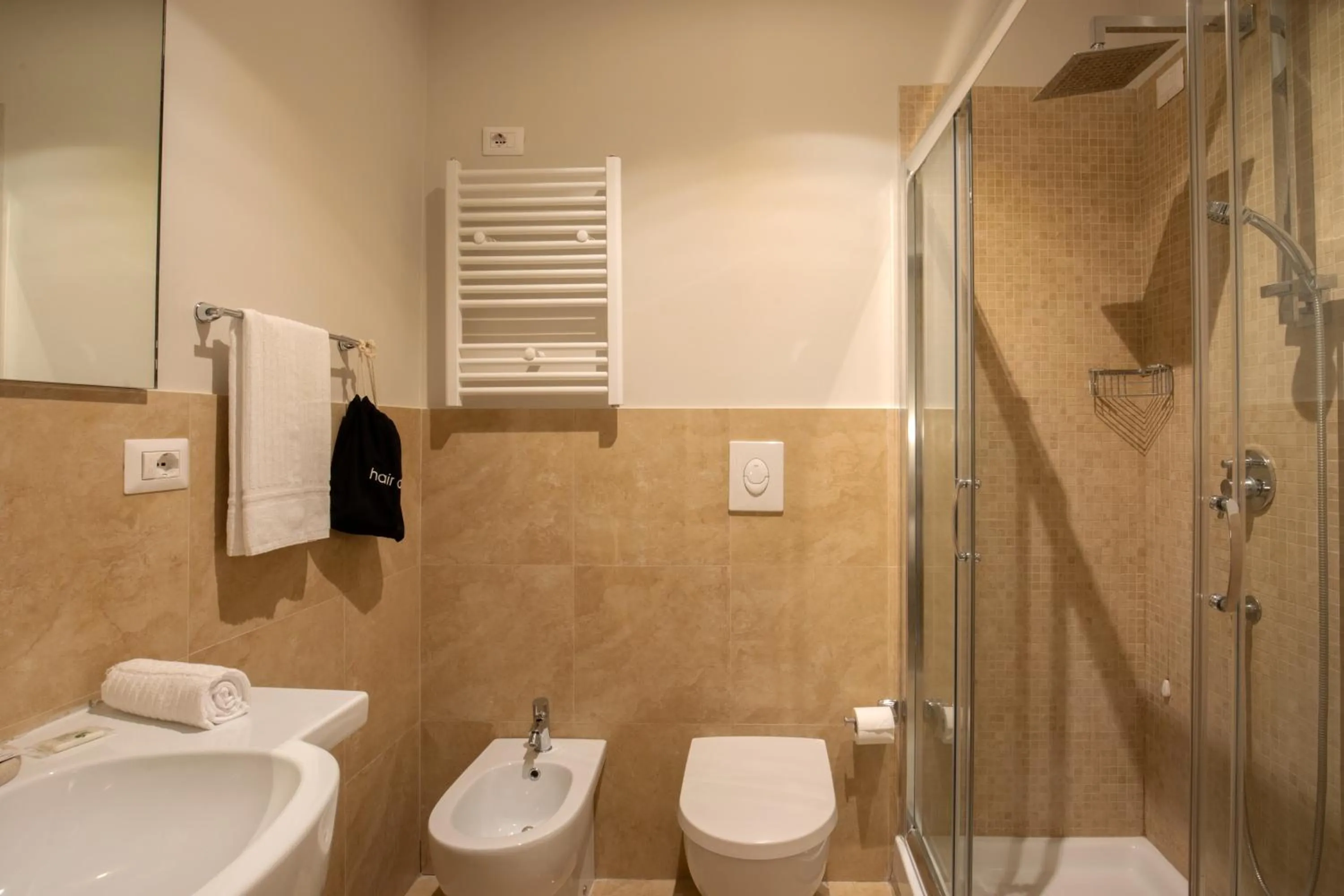 Bathroom in Daplace - Hotel Gran Torino Suites