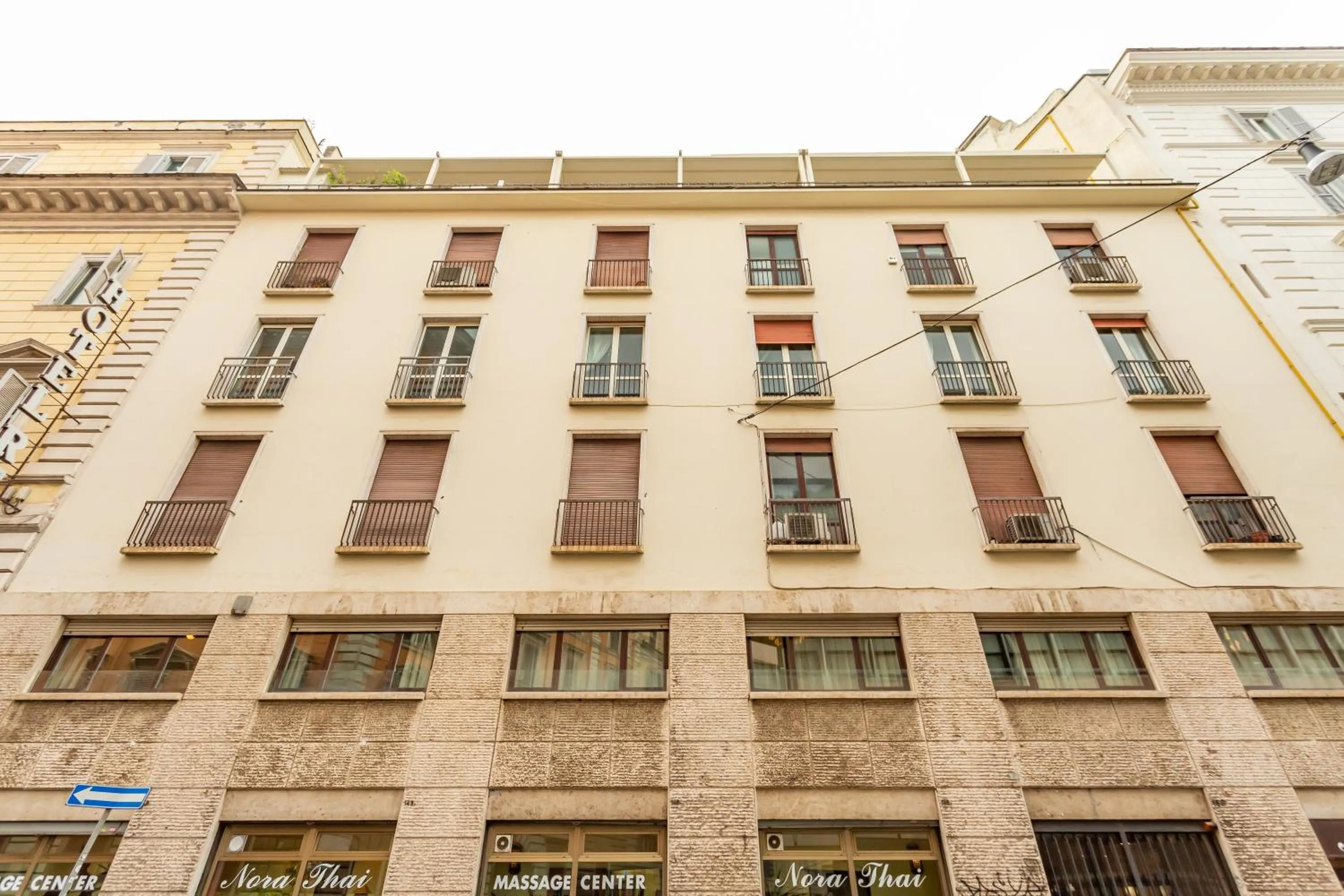 Property building in Daplace - Gran Torino Suites