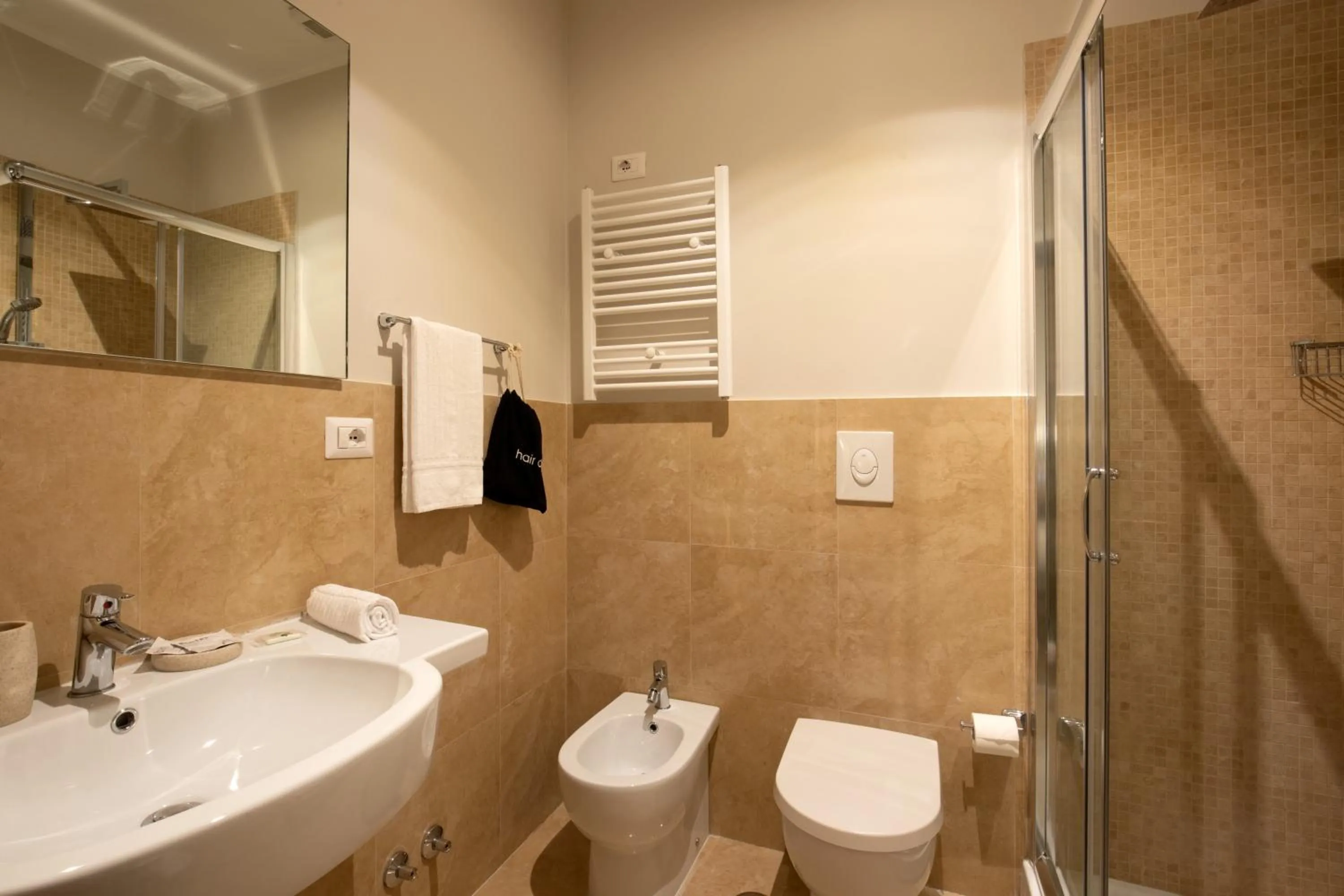 Bathroom in Daplace - Hotel Gran Torino Suites