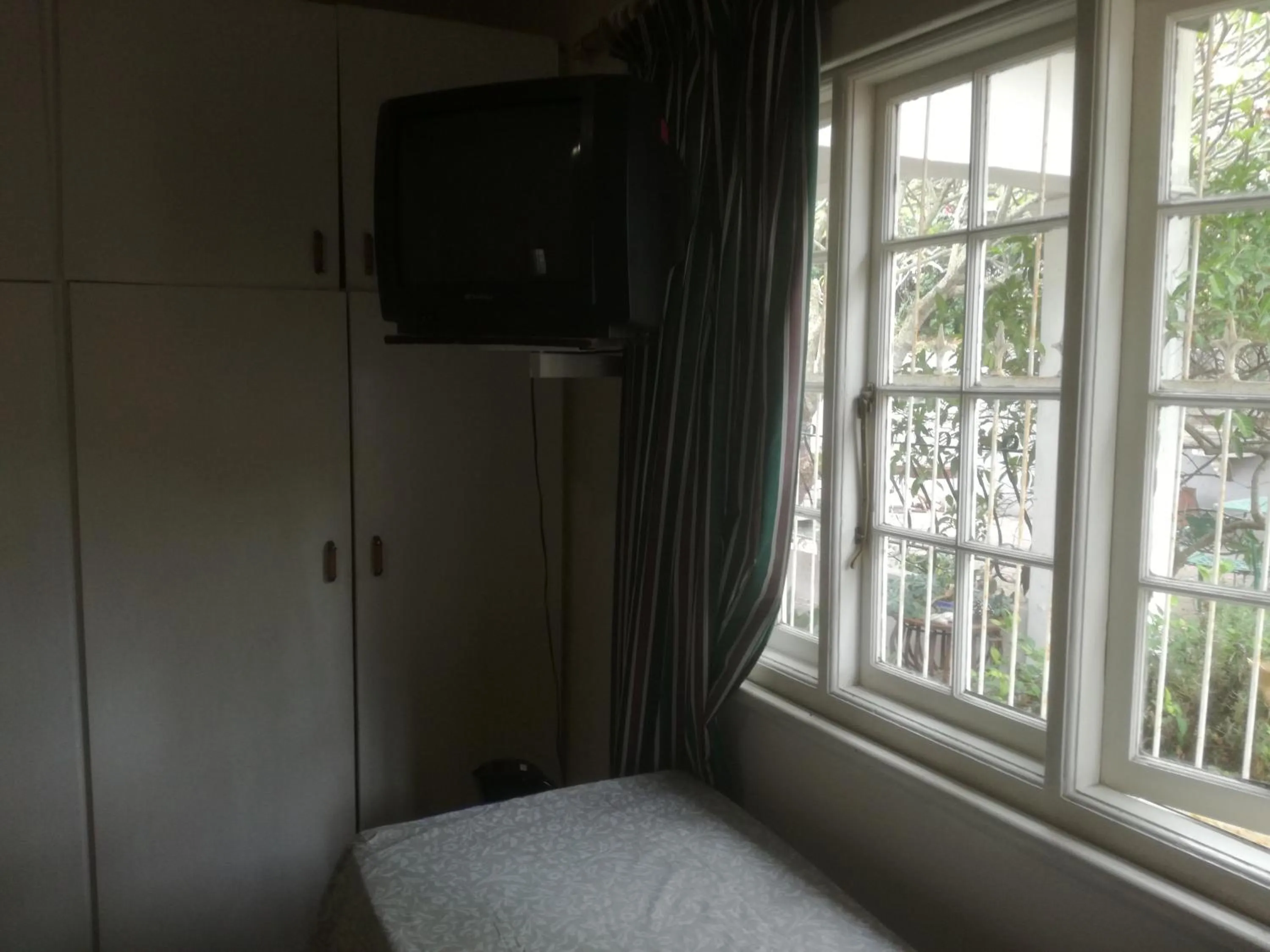 Bedroom, Bed in Valley Guest House