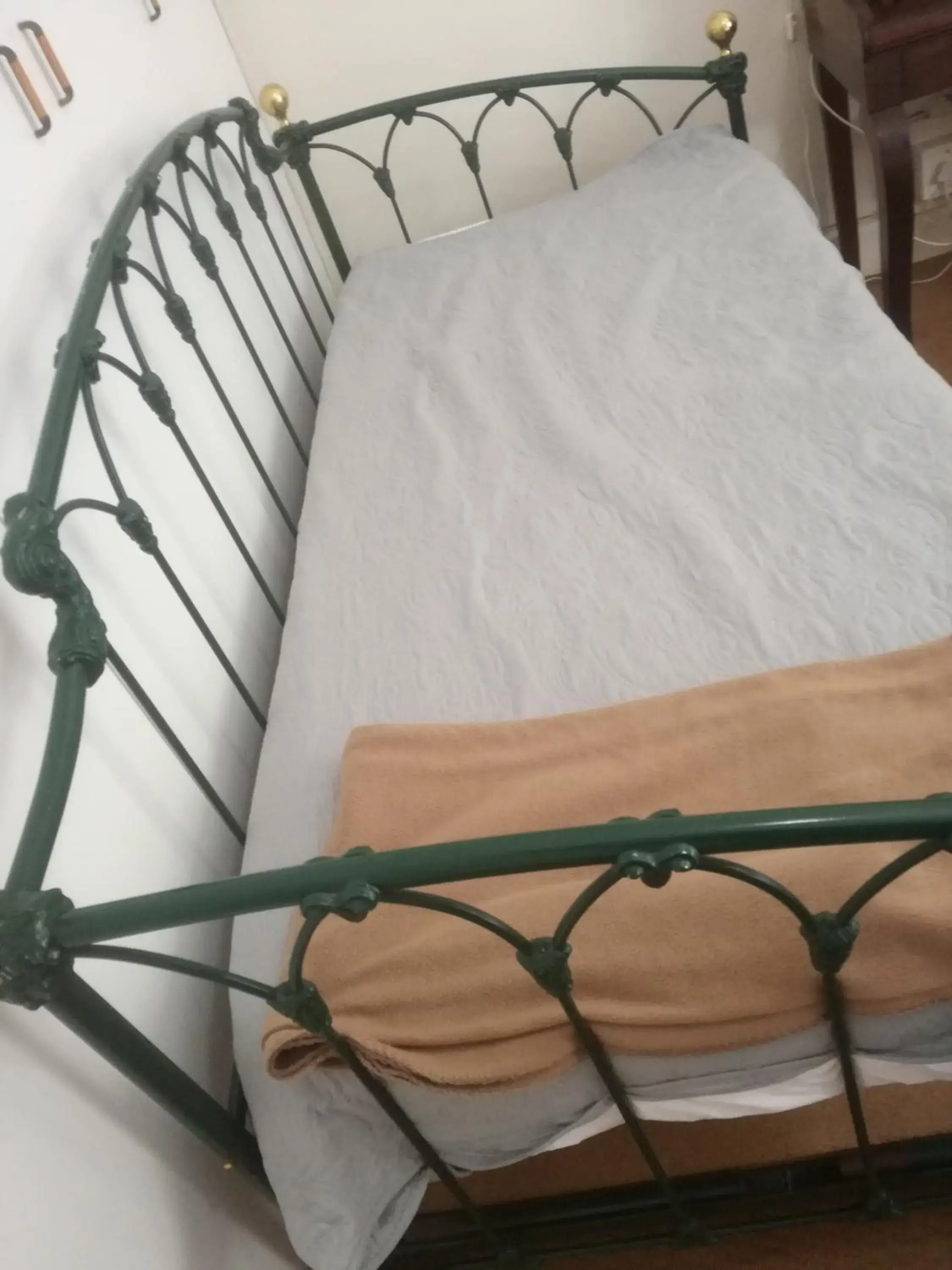 Twin Room with Private Bathroom - single occupancy in Valley Guest House Twin Room with Private Bathroom - single occupancy in Valley Guest House