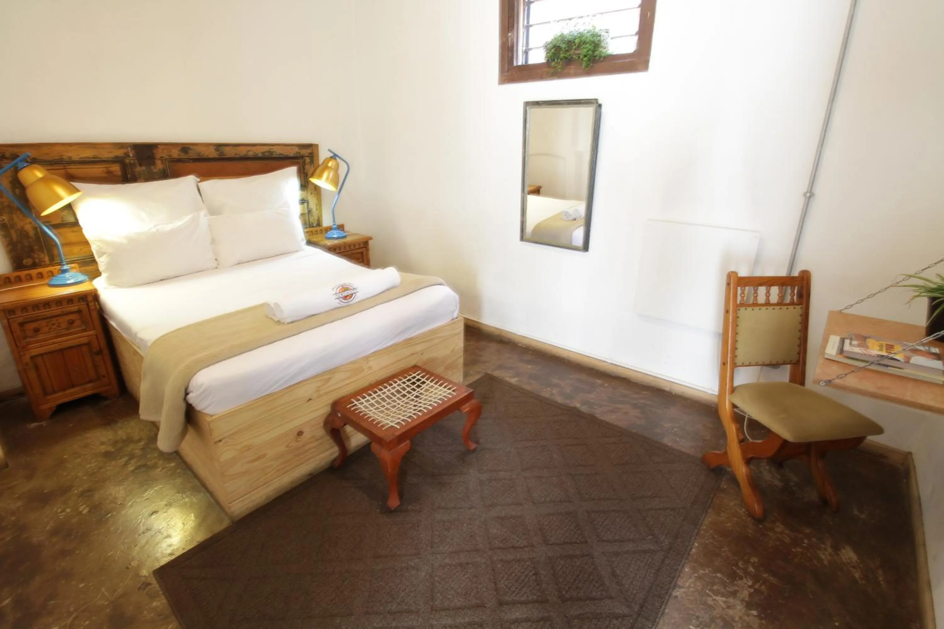 Photo of the whole room, Bed in CURIOCITY Backpackers Johannesburg