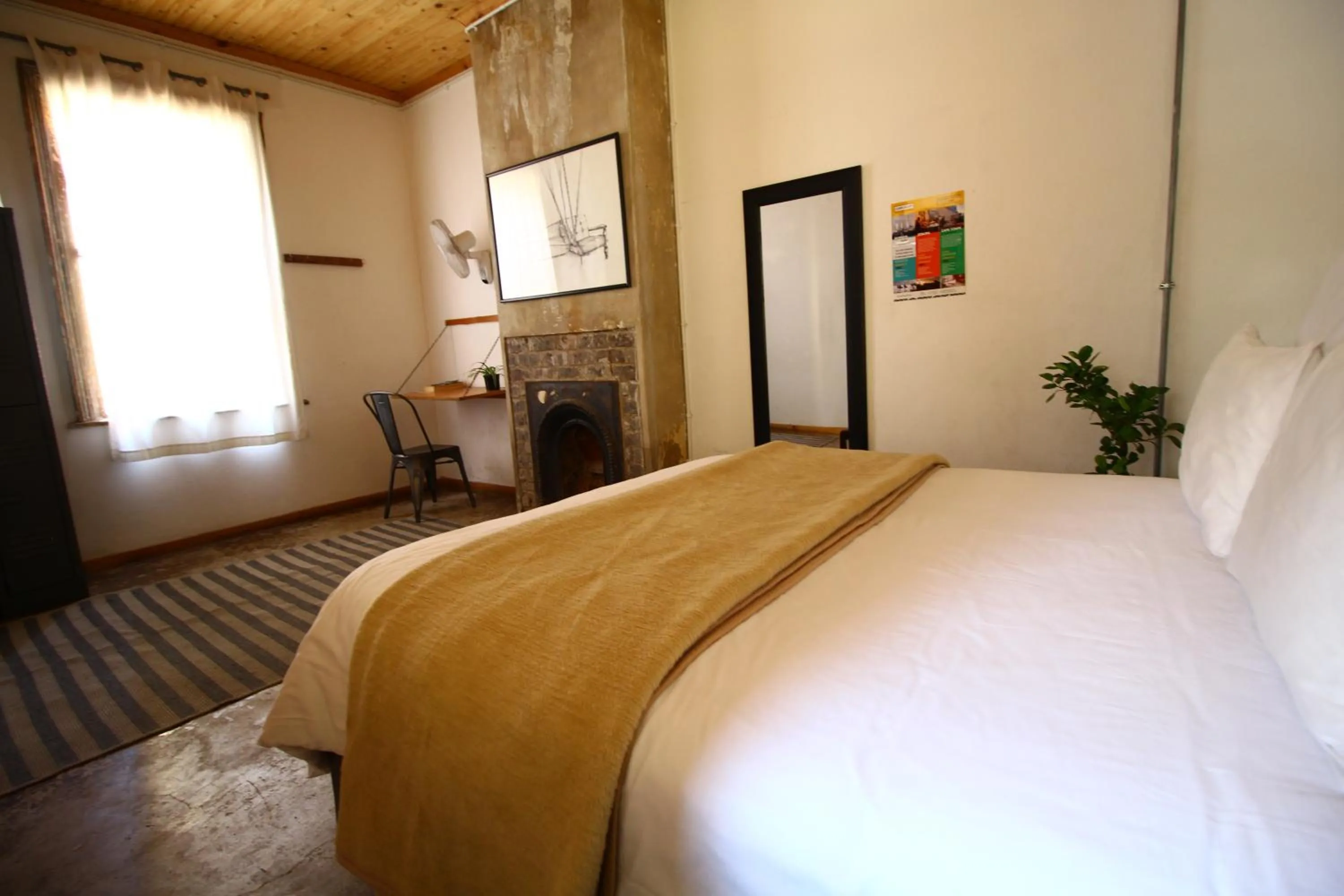 Bed in CURIOCITY Backpackers Johannesburg