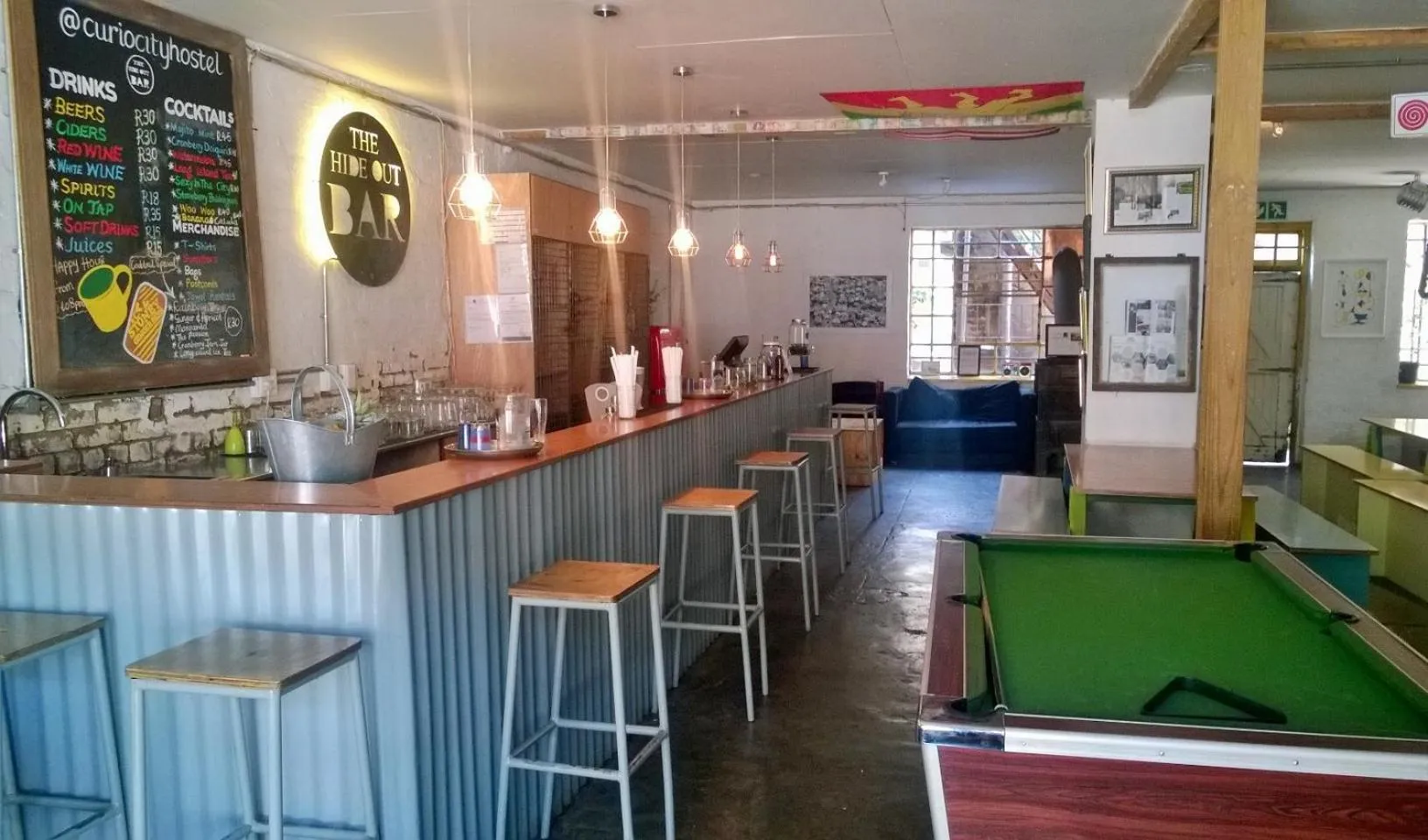 Food and drinks in CURIOCITY Backpackers Johannesburg