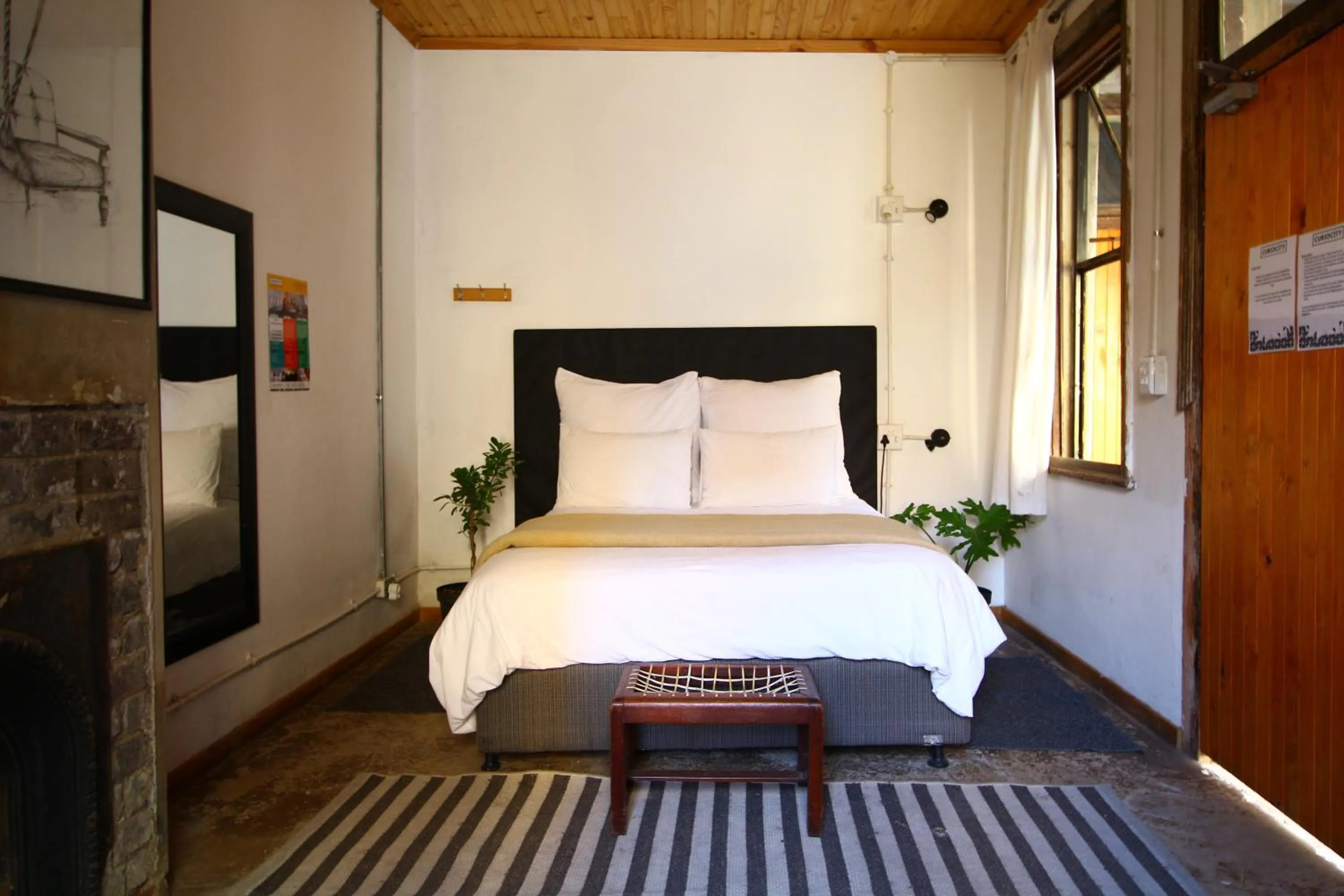 Bed in CURIOCITY Backpackers Johannesburg