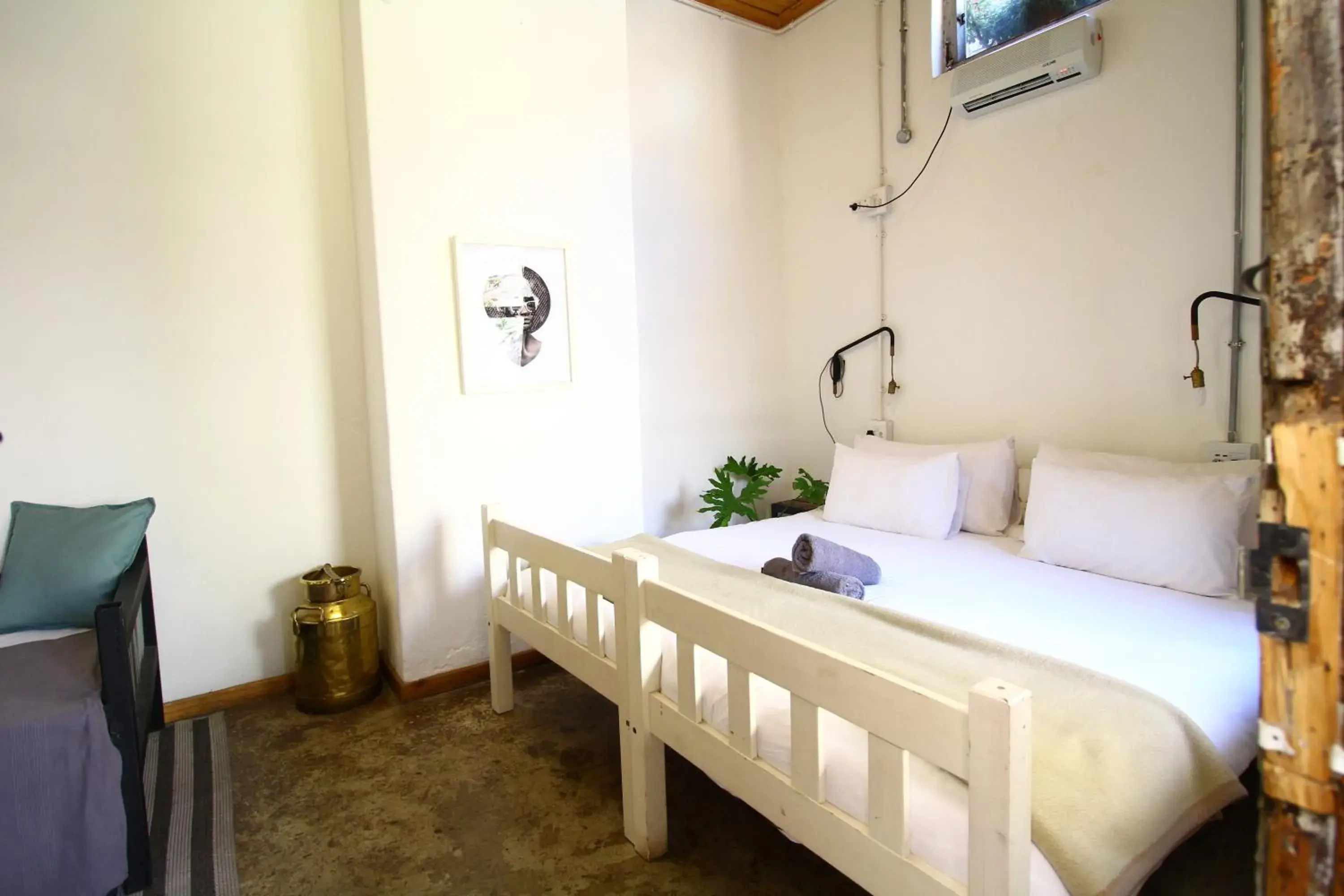 Deluxe King Suite in CURIOCITY Backpackers Johannesburg Deluxe King Suite in CURIOCITY Backpackers Johannesburg