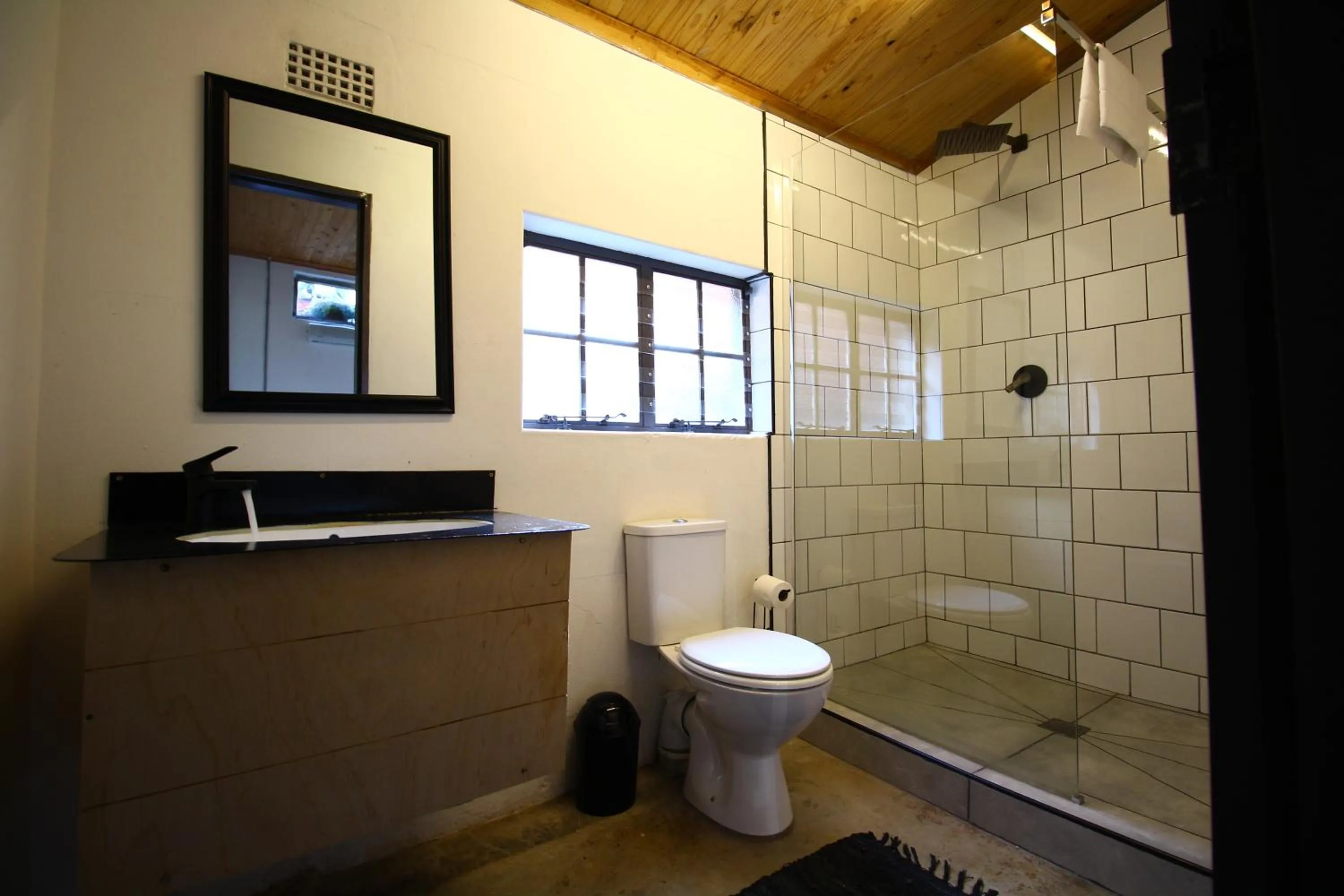 Bathroom in CURIOCITY Backpackers Johannesburg