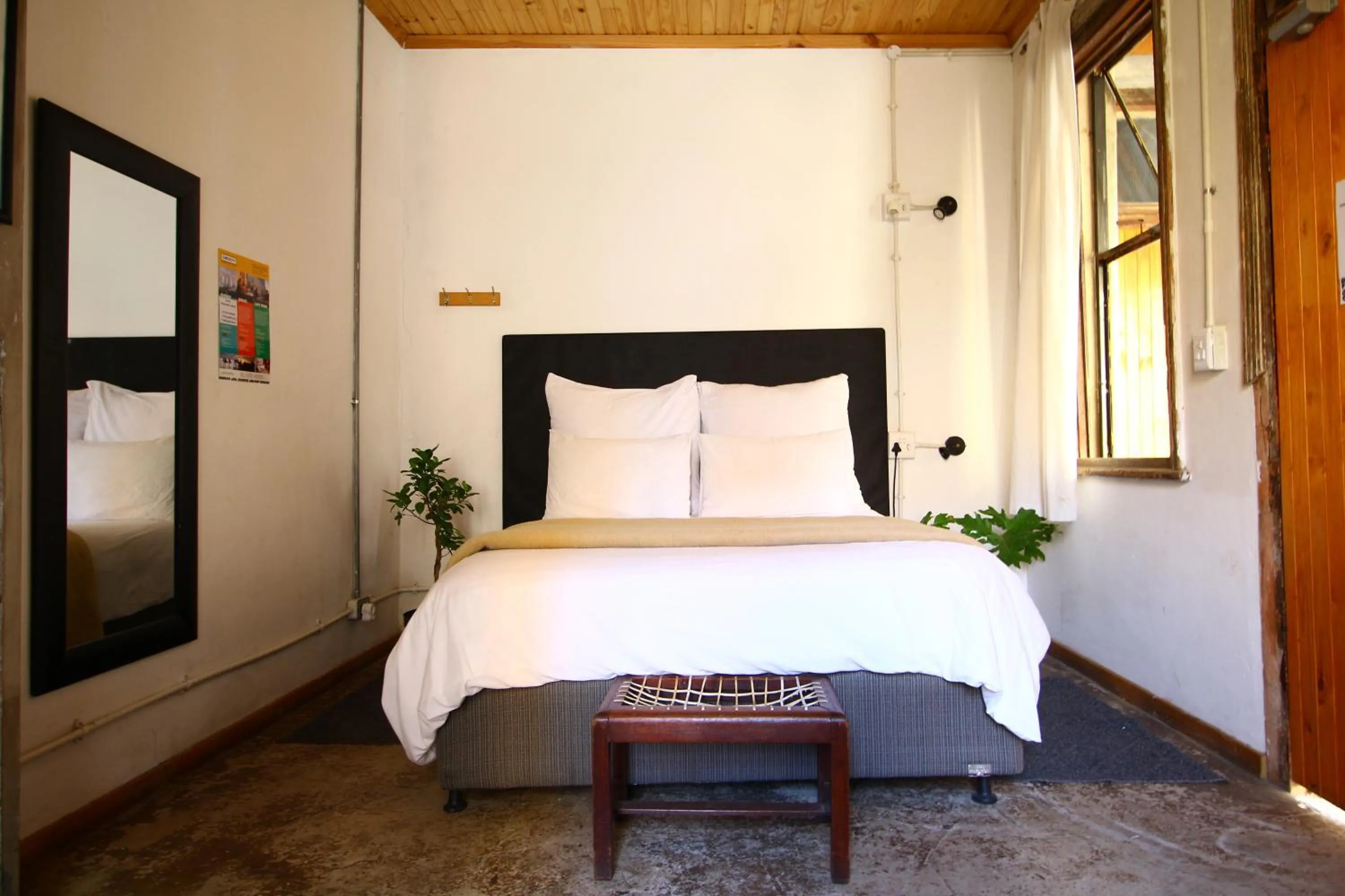 Bed in CURIOCITY Backpackers Johannesburg