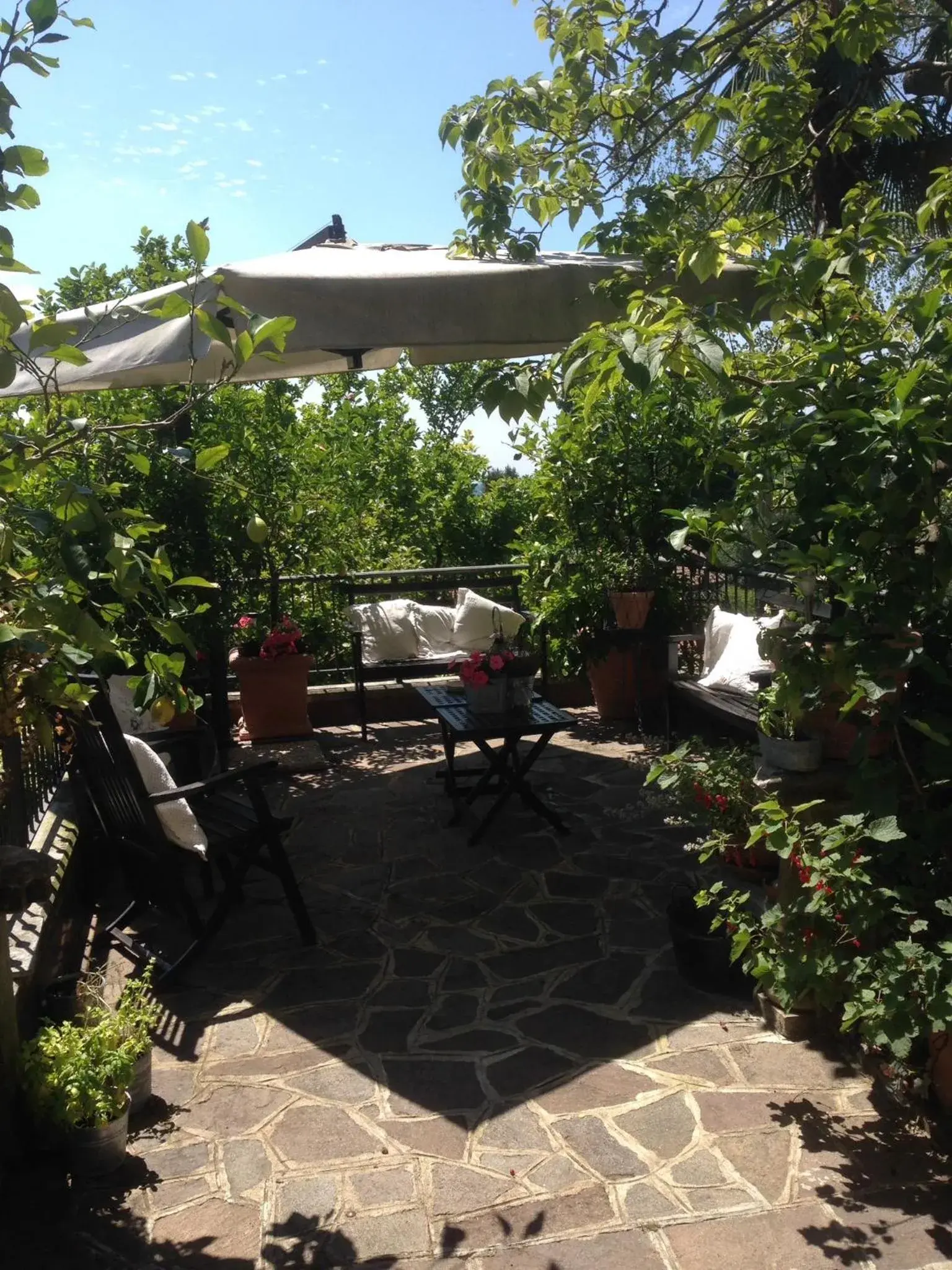 Two-Bedroom Apartment with Terrace in Il Pioppo Antico Two-Bedroom Apartment with Terrace in Il Pioppo Antico