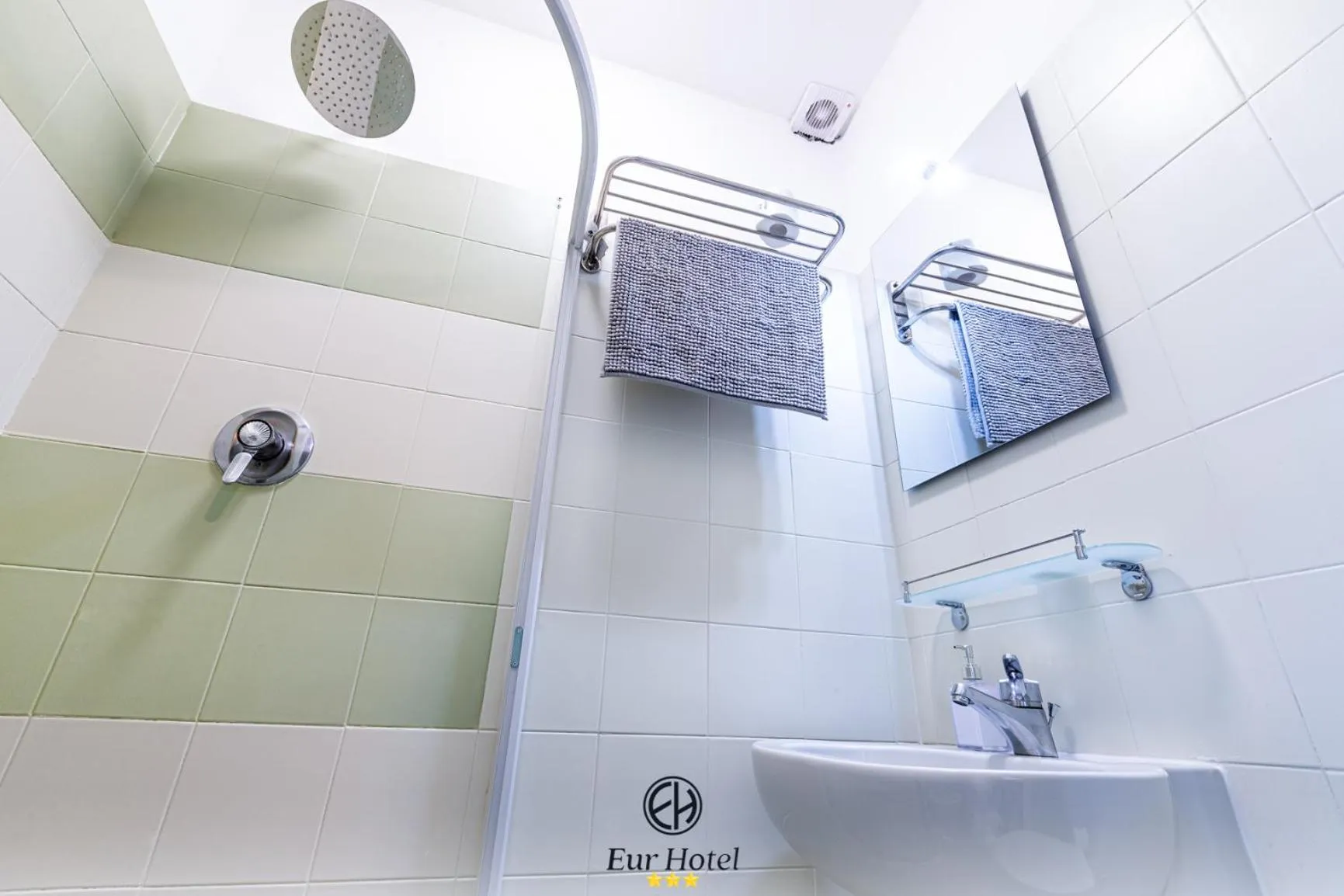 Shower in EURHOTEL