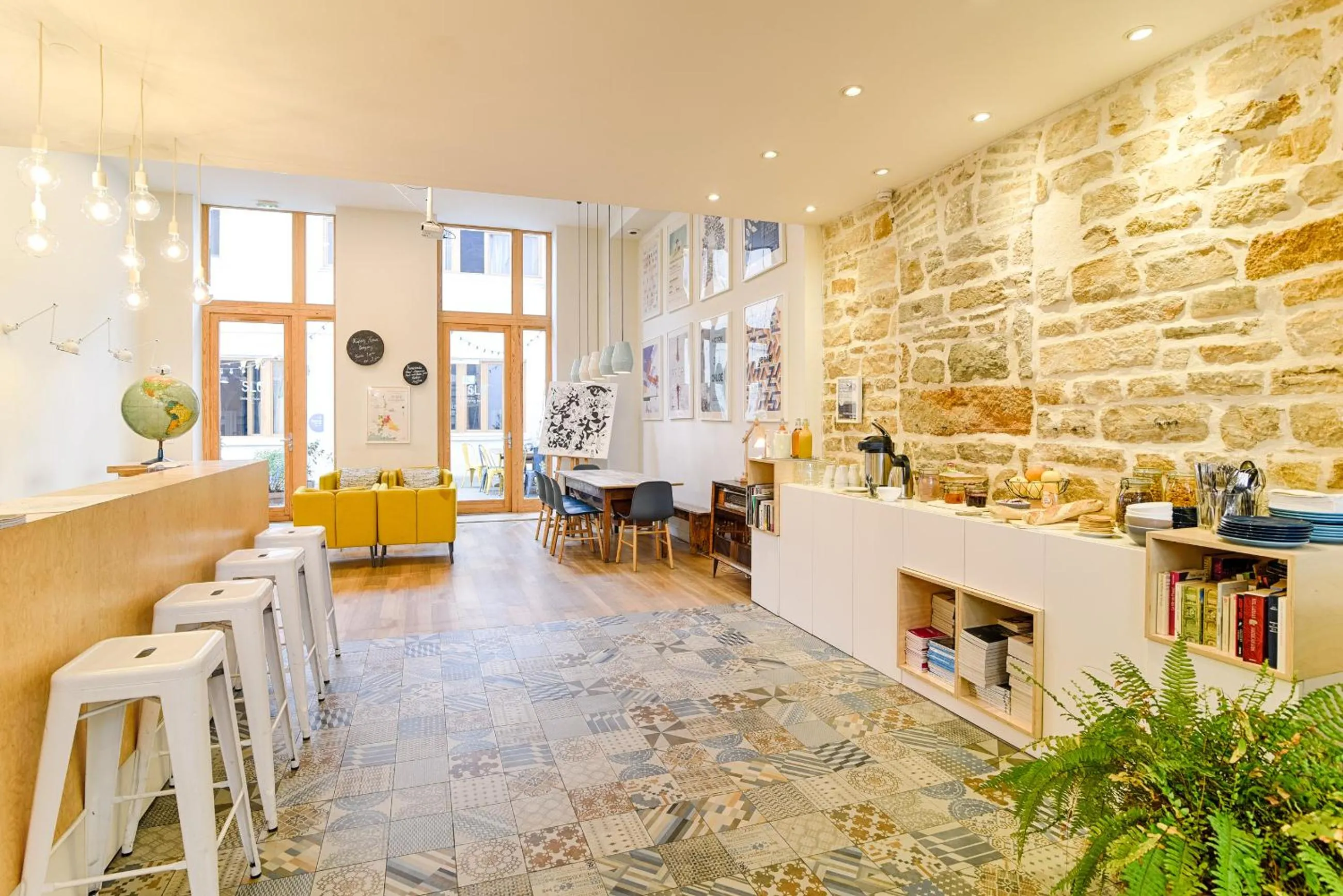 Living room in SLO Hostel Lyon Saxe