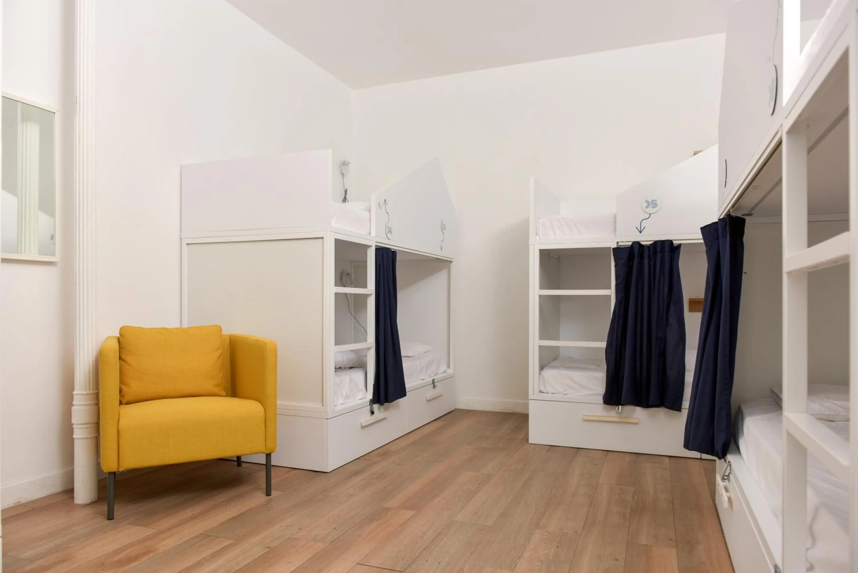 Bed in SLO Hostel Lyon Saxe