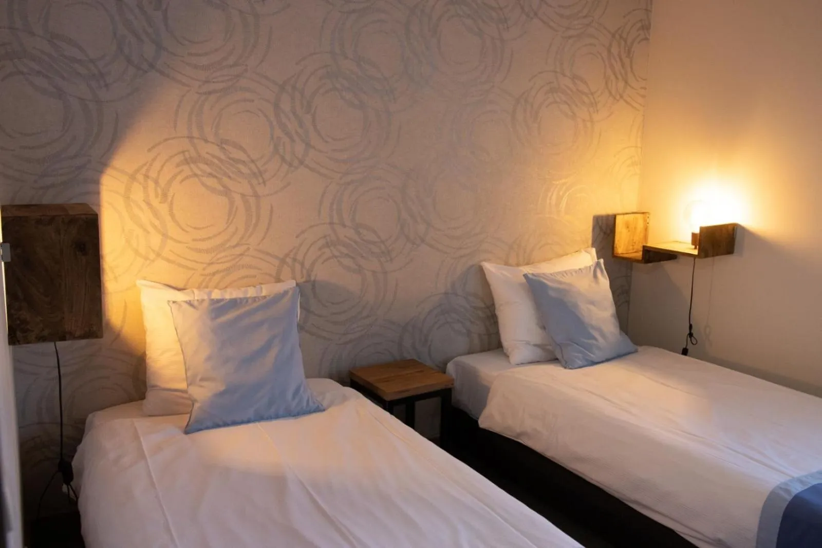 Photo of the whole room, Bed in Hotel Almenum - het sfeervolle stadslogement -