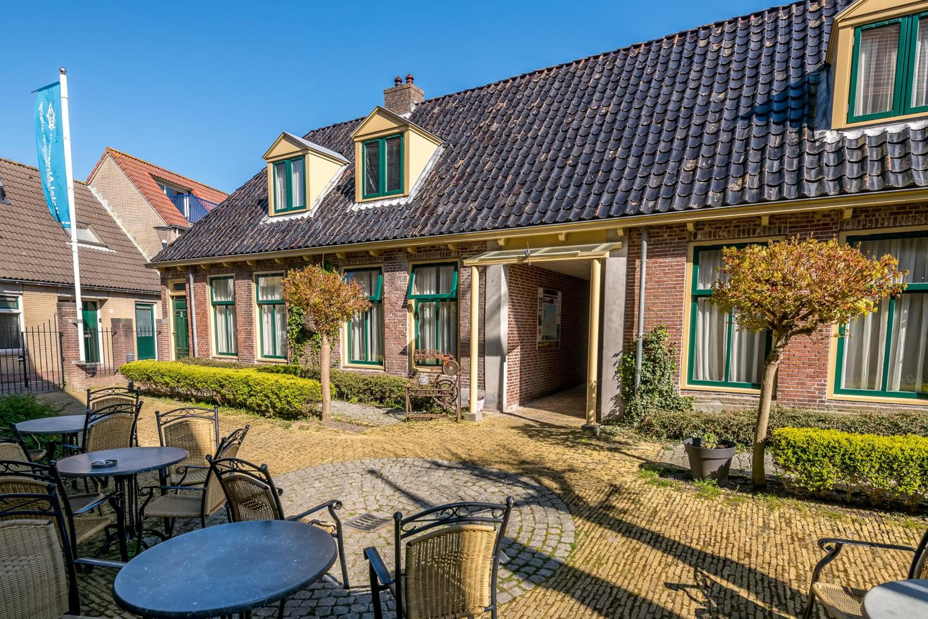 Property building in Hotel Almenum - het sfeervolle stadslogement -