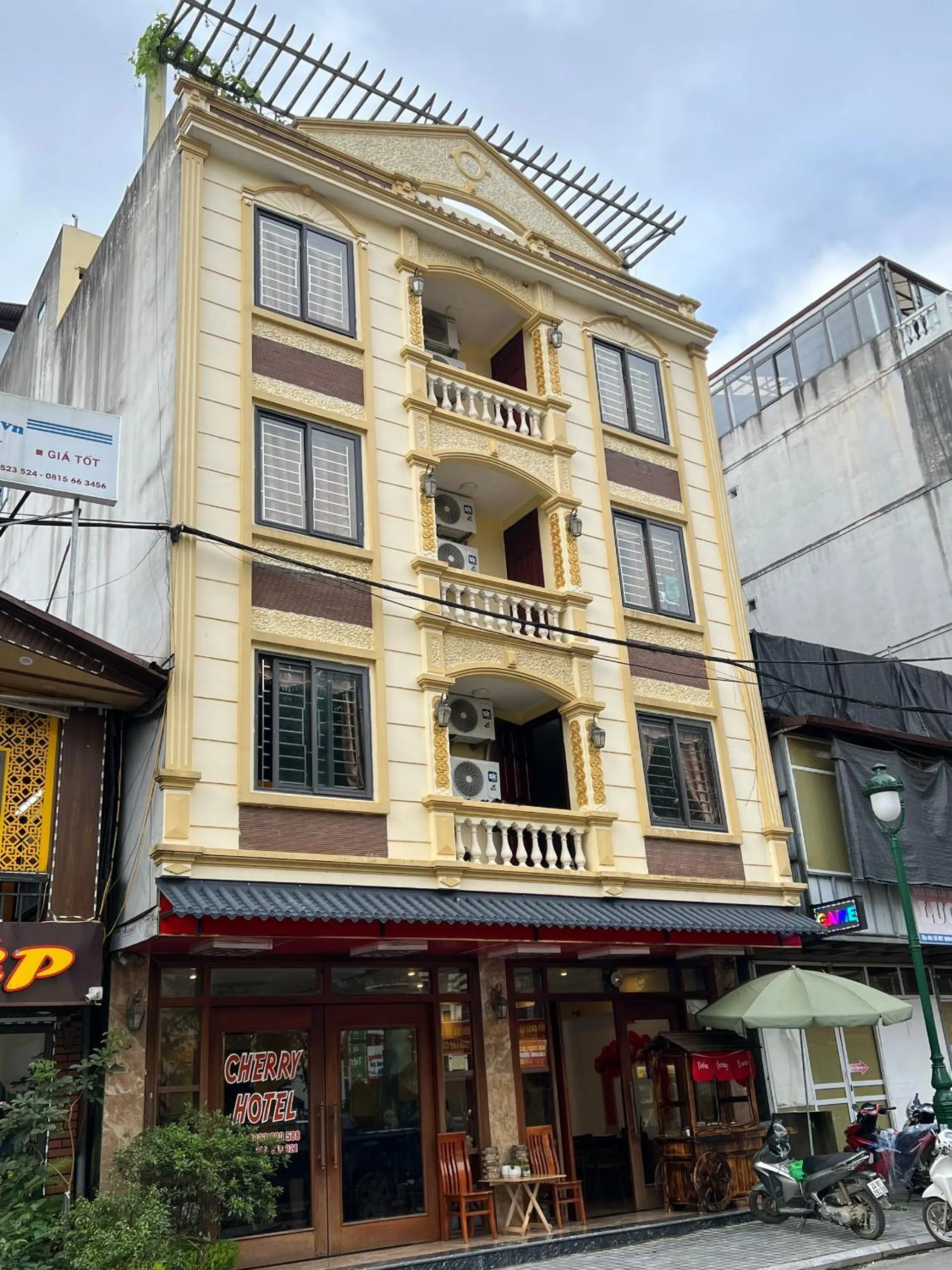 Property building in Cherry Hotel