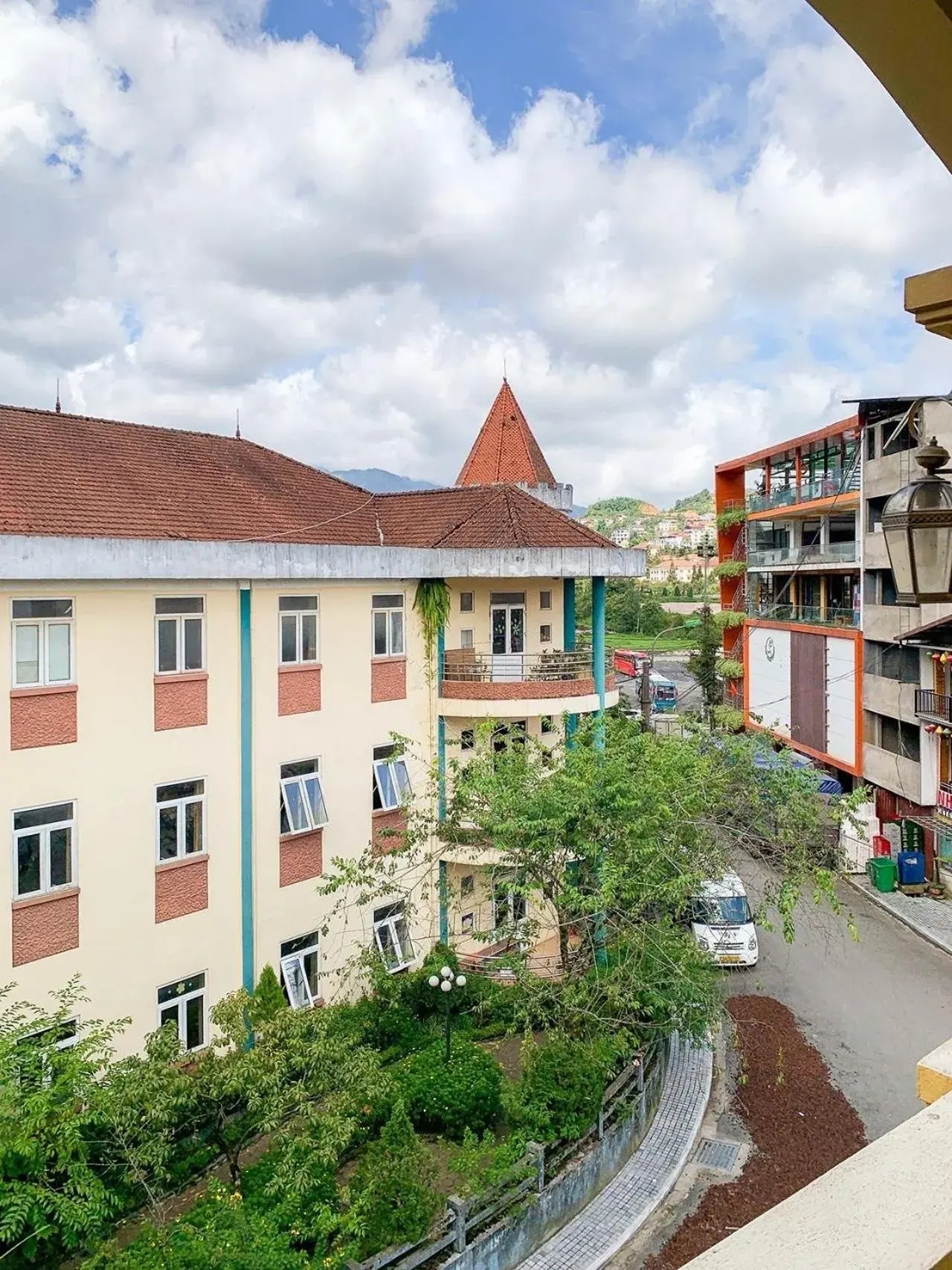 City view in Cherry Hotel City view in Cherry Hotel