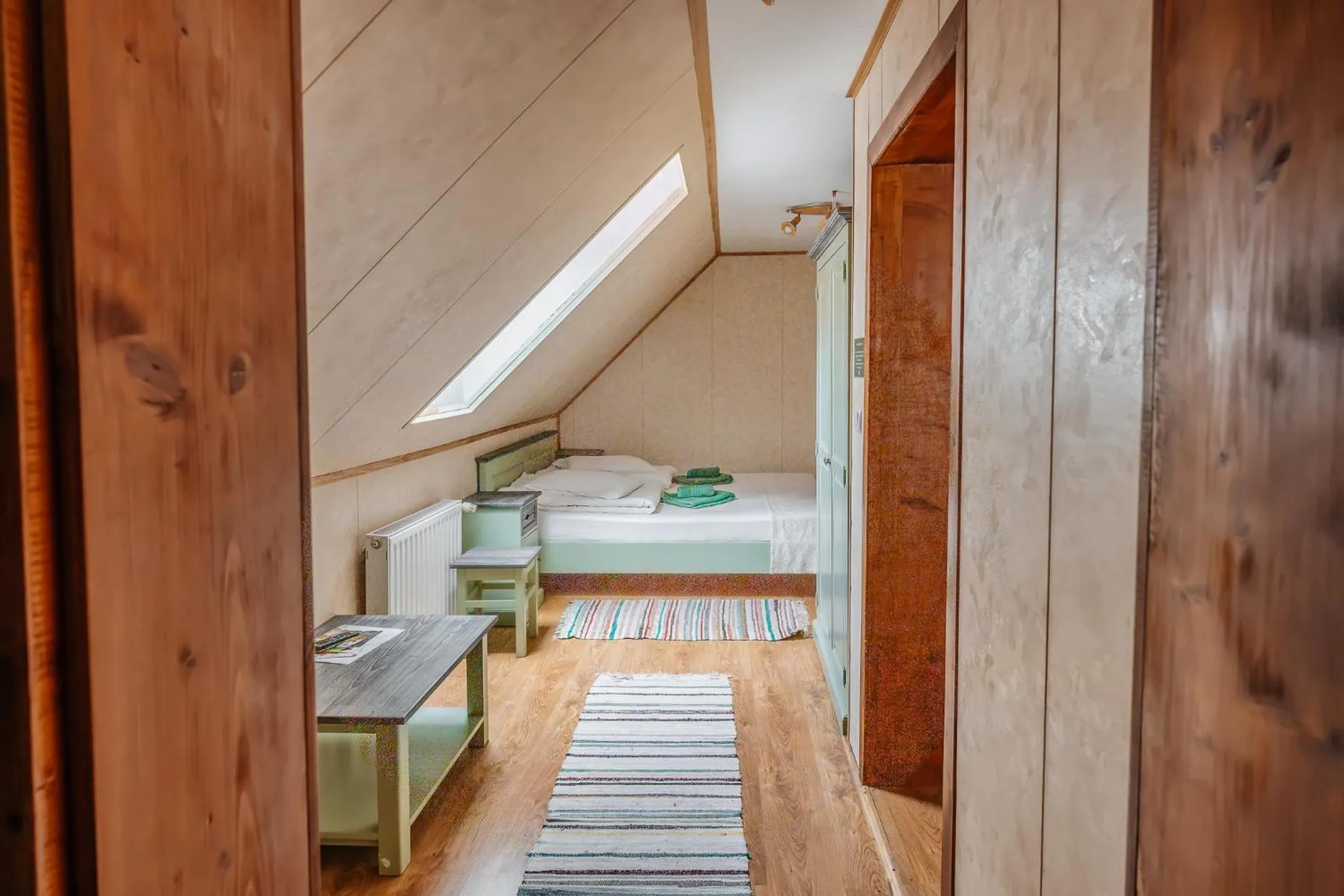 Bed in Pensiunea Vanatorul