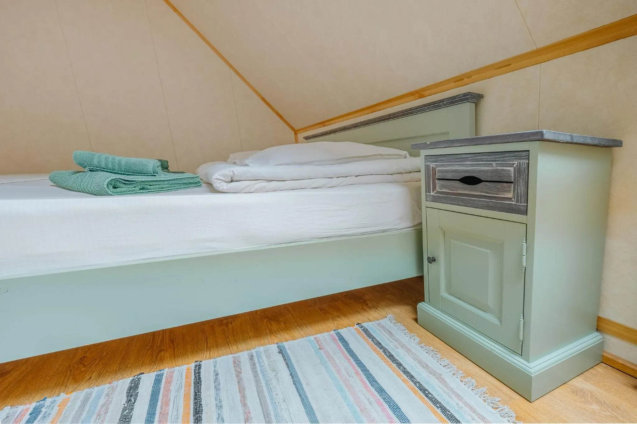 Bed in Pensiunea Vanatorul