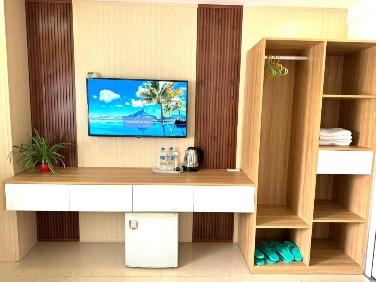 TV and multimedia in Thanh Hiền HB Hotel